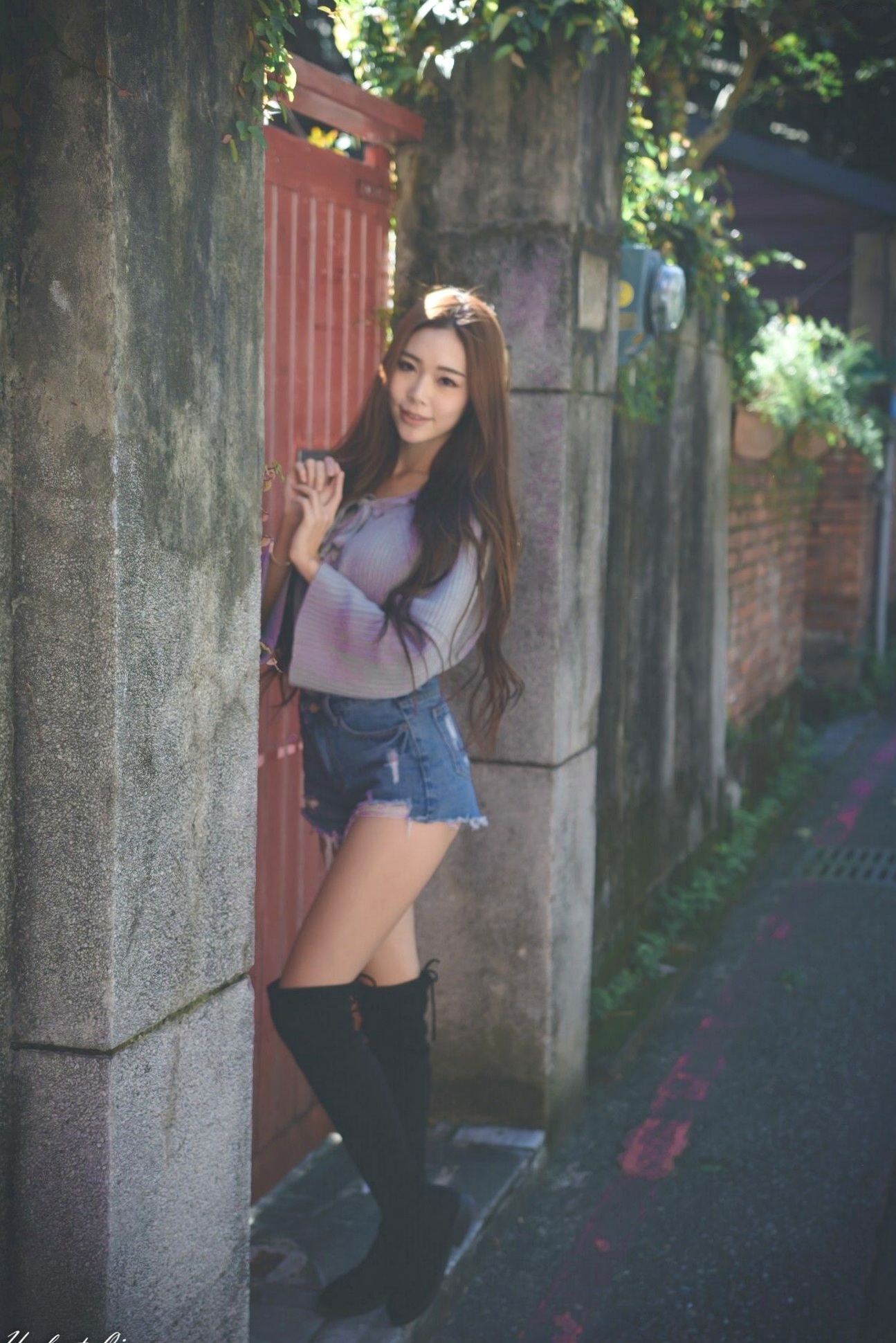 Gallery - 台湾正妹黄上晏Rubis古亭站街拍写真，清新毛衣搭配热裤尽显修长美腿，都市邻家风情台湾街拍美腿气质清新 女神私房照_秀色女神 - image 33