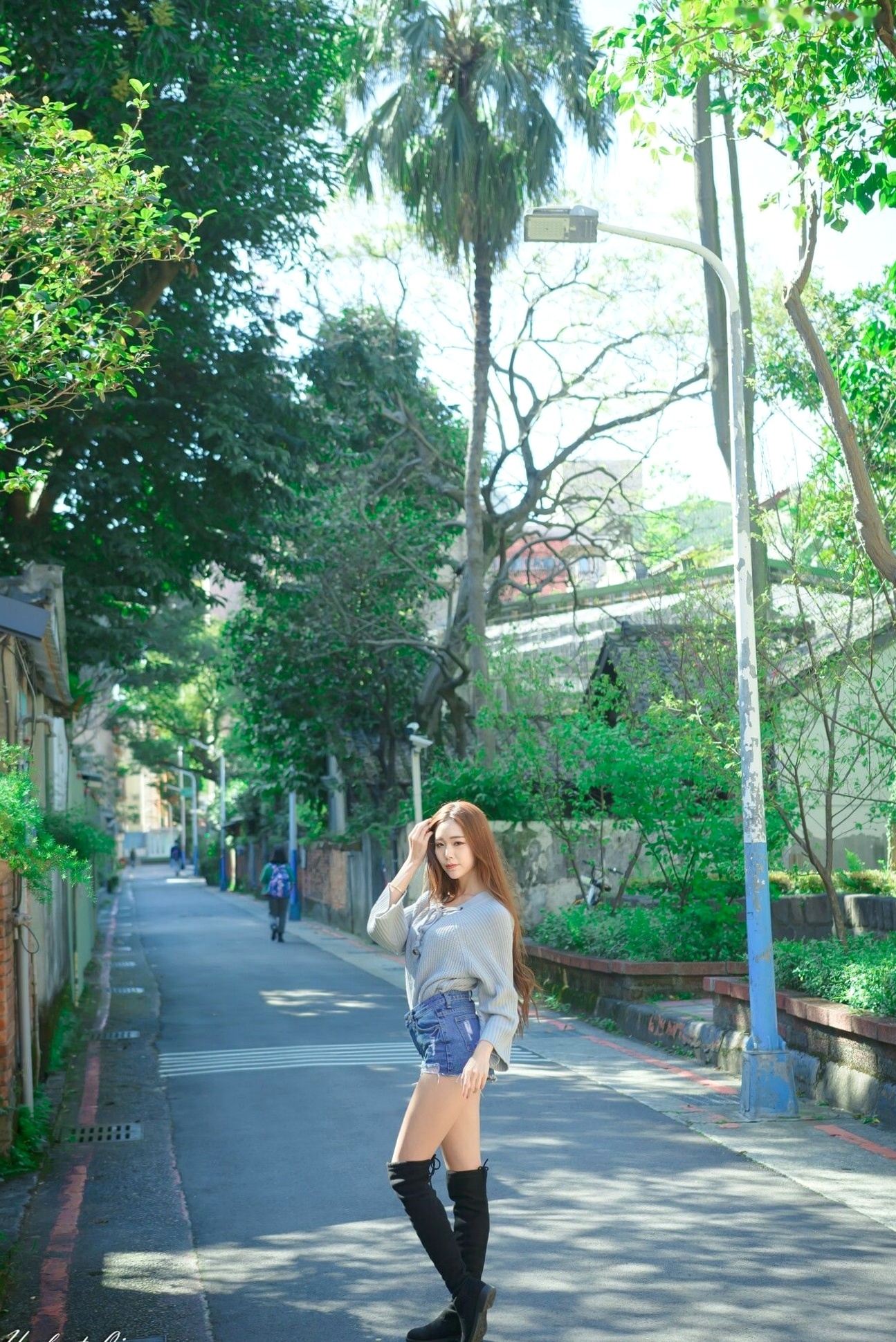 Gallery - 台湾正妹黄上晏Rubis古亭站街拍写真，清新毛衣搭配热裤尽显修长美腿，都市邻家风情台湾街拍美腿气质清新 女神私房照_秀色女神 - image 39