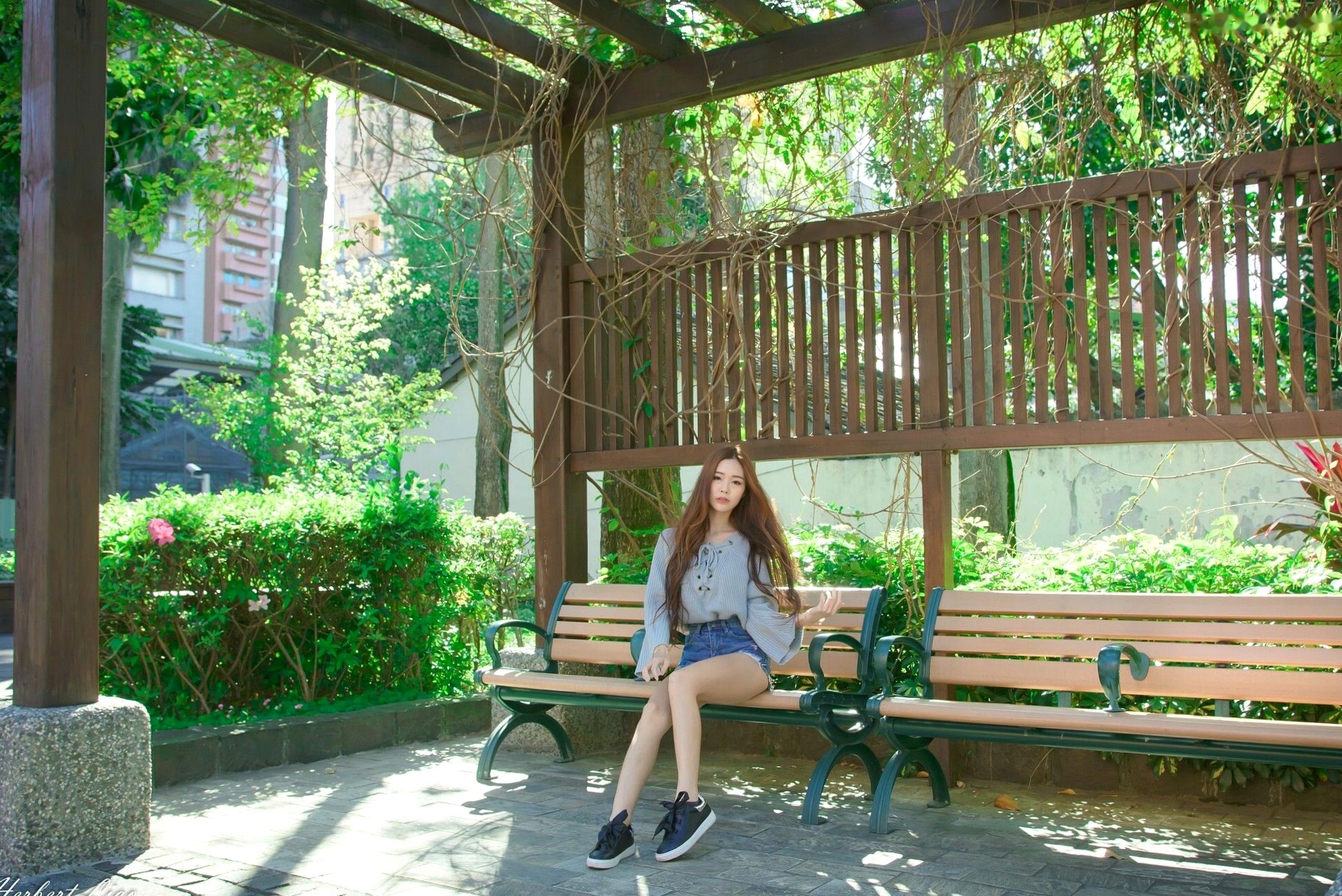 Gallery - 台湾正妹黄上晏Rubis古亭站街拍写真，清新毛衣搭配热裤尽显修长美腿，都市邻家风情台湾街拍美腿气质清新 女神私房照_秀色女神 - image 59