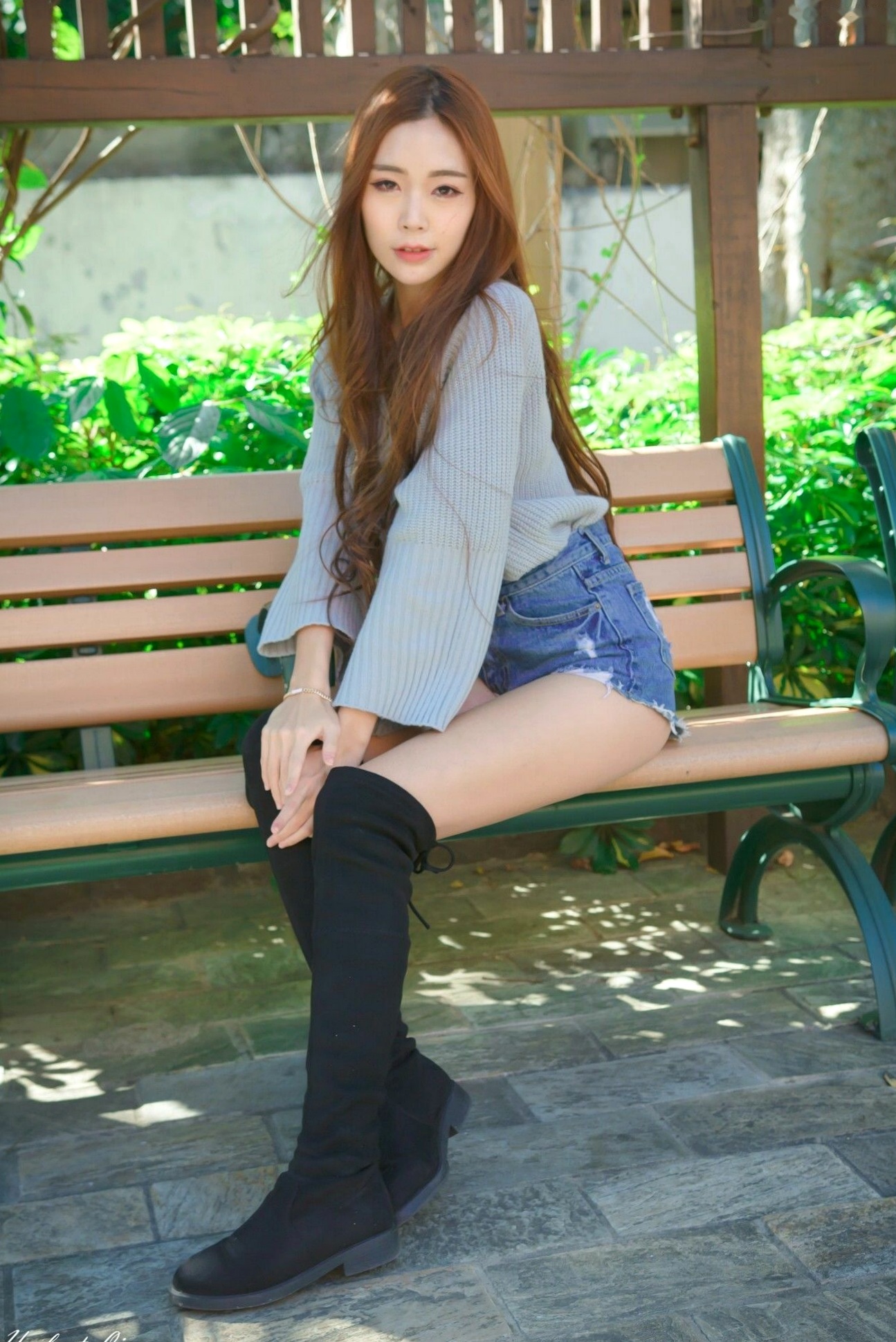 Gallery - 台湾正妹黄上晏Rubis古亭站街拍写真，清新毛衣搭配热裤尽显修长美腿，都市邻家风情台湾街拍美腿气质清新 女神私房照_秀色女神 - image 60