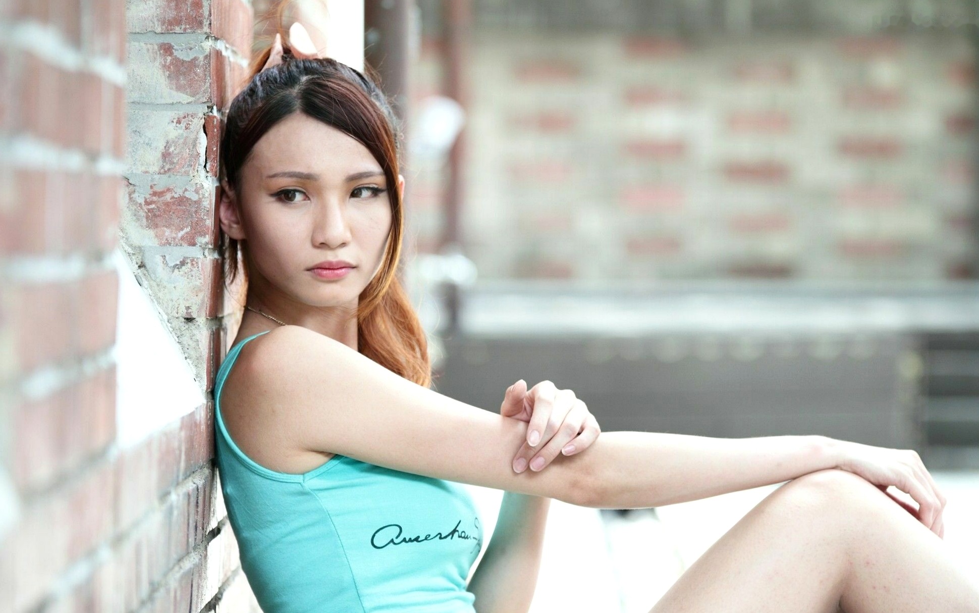 台湾美女蔡译心Candice台北街拍写真集，信义商区与东区时尚穿搭，极致美腿演绎都市清新气质