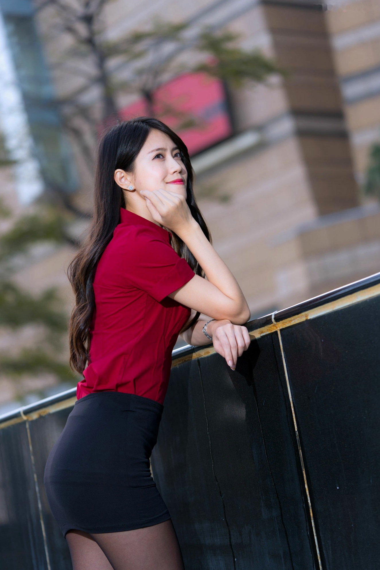 Gallery - 台湾正妹Candy宝儿职场OL风写真：梦时代公园街拍，黑丝美腿展现迷人御姐魅力台湾街拍丝袜气质御女郎 - Royal Lady  女神私房照_秀色女神 - image 4