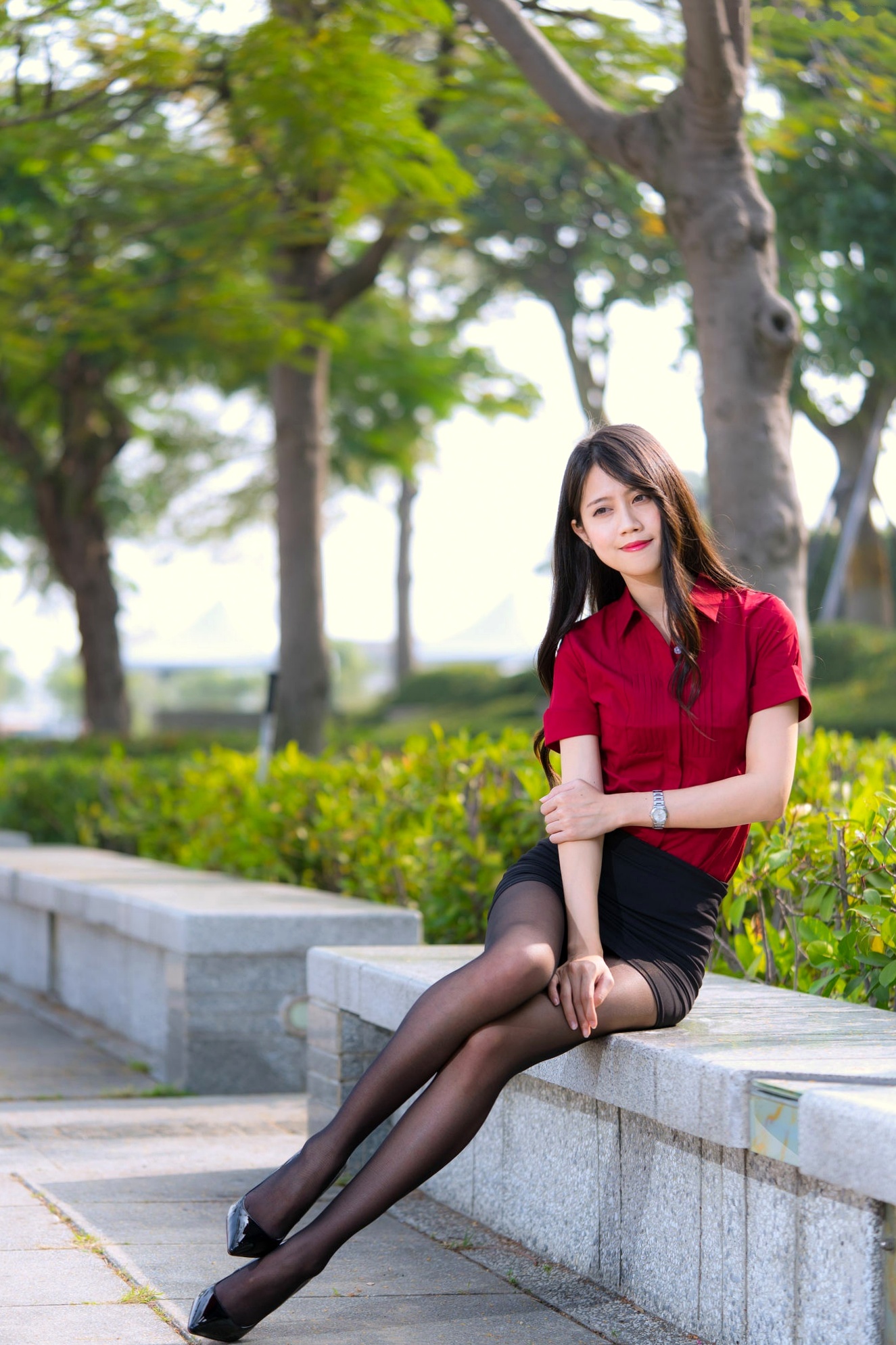 Gallery - 台湾正妹Candy宝儿职场OL风写真：梦时代公园街拍，黑丝美腿展现迷人御姐魅力台湾街拍丝袜气质御女郎 - Royal Lady  女神私房照_秀色女神 - image 30