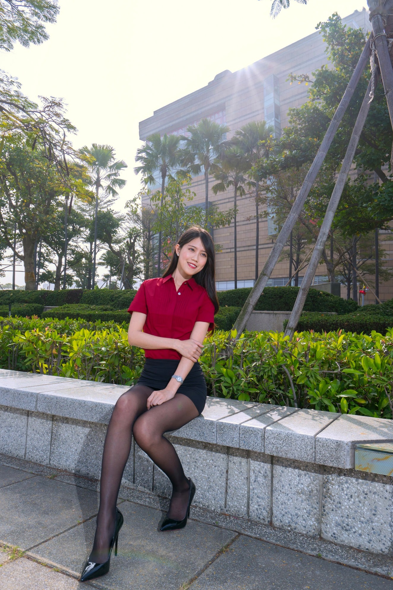 Gallery - 台湾正妹Candy宝儿职场OL风写真：梦时代公园街拍，黑丝美腿展现迷人御姐魅力台湾街拍丝袜气质御女郎 - Royal Lady  女神私房照_秀色女神 - image 42