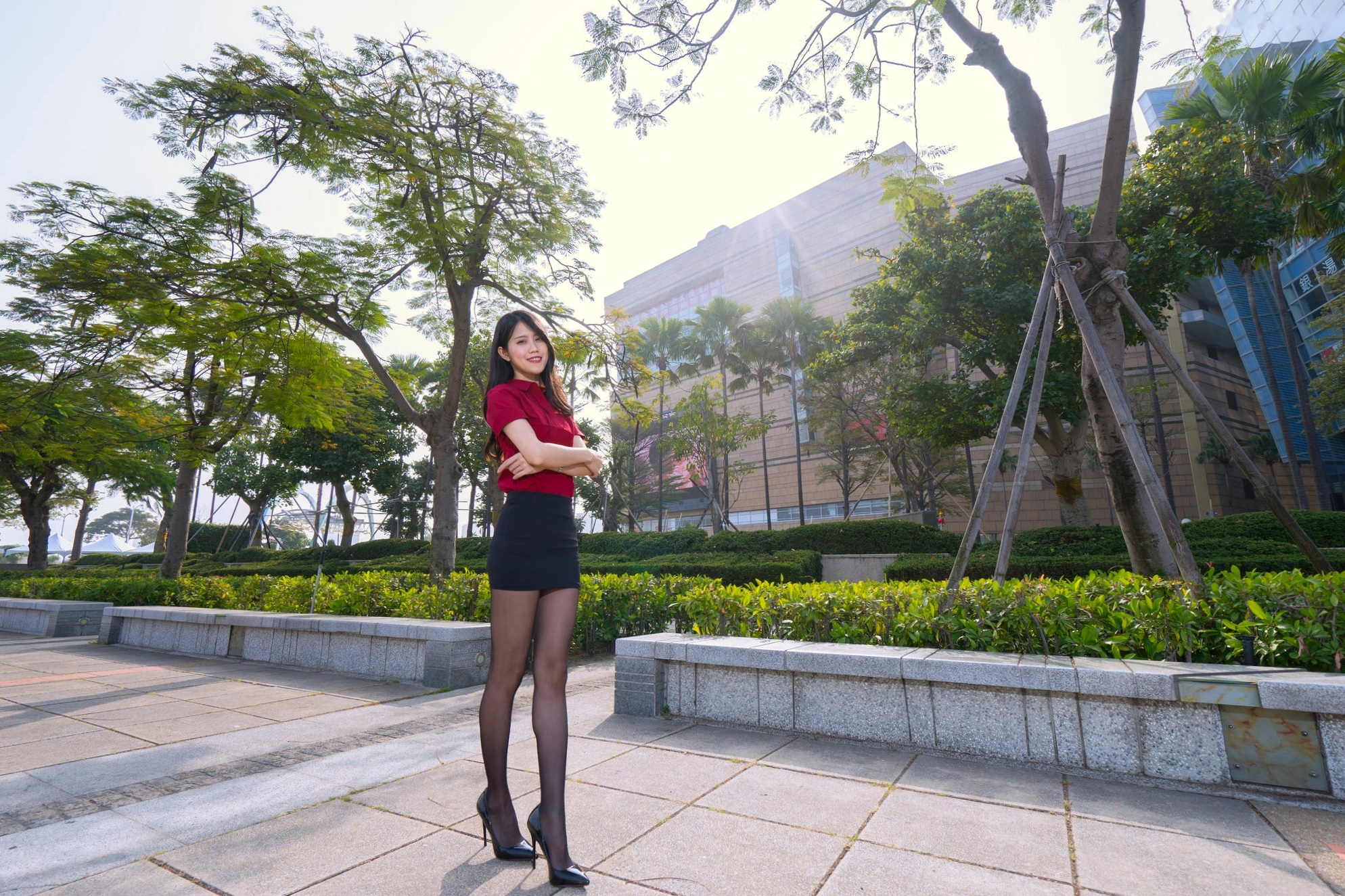 Gallery - 台湾正妹Candy宝儿职场OL风写真：梦时代公园街拍，黑丝美腿展现迷人御姐魅力台湾街拍丝袜气质御女郎 - Royal Lady  女神私房照_秀色女神 - image 57