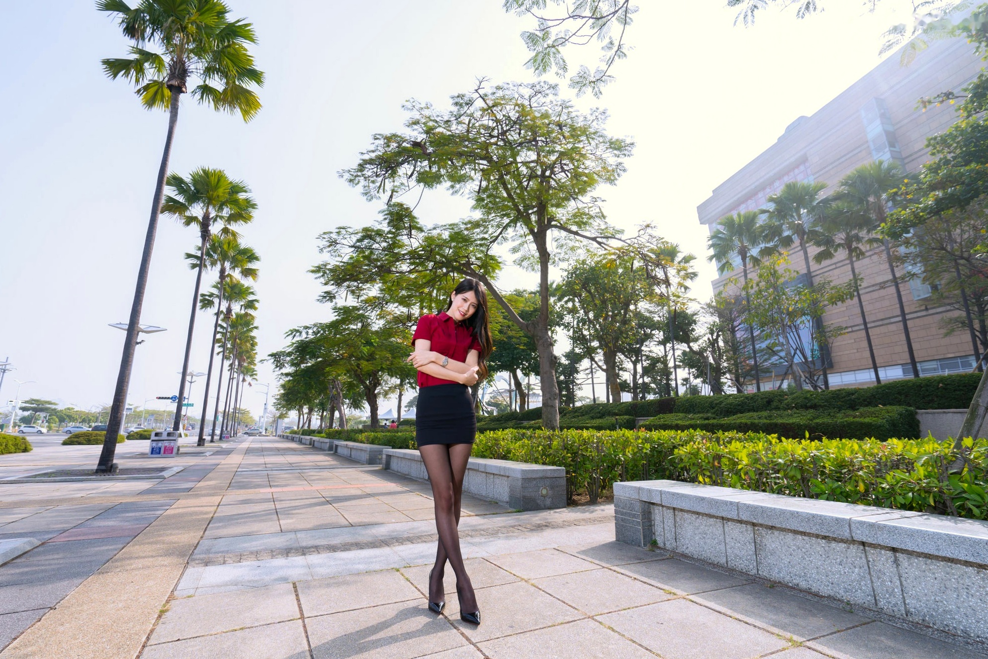 Gallery - 台湾正妹Candy宝儿职场OL风写真：梦时代公园街拍，黑丝美腿展现迷人御姐魅力台湾街拍丝袜气质御女郎 - Royal Lady  女神私房照_秀色女神 - image 64