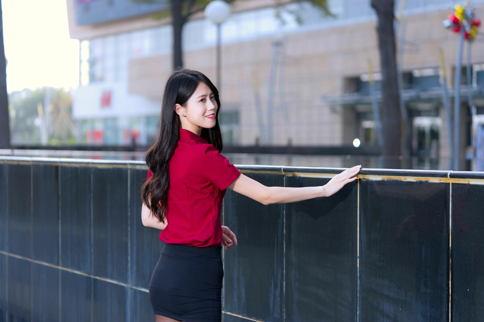 Gallery - 台湾正妹Candy宝儿职场OL风写真：梦时代公园街拍，黑丝美腿展现迷人御姐魅力台湾街拍丝袜气质御女郎 - Royal Lady  女神私房照_秀色女神 - image 68