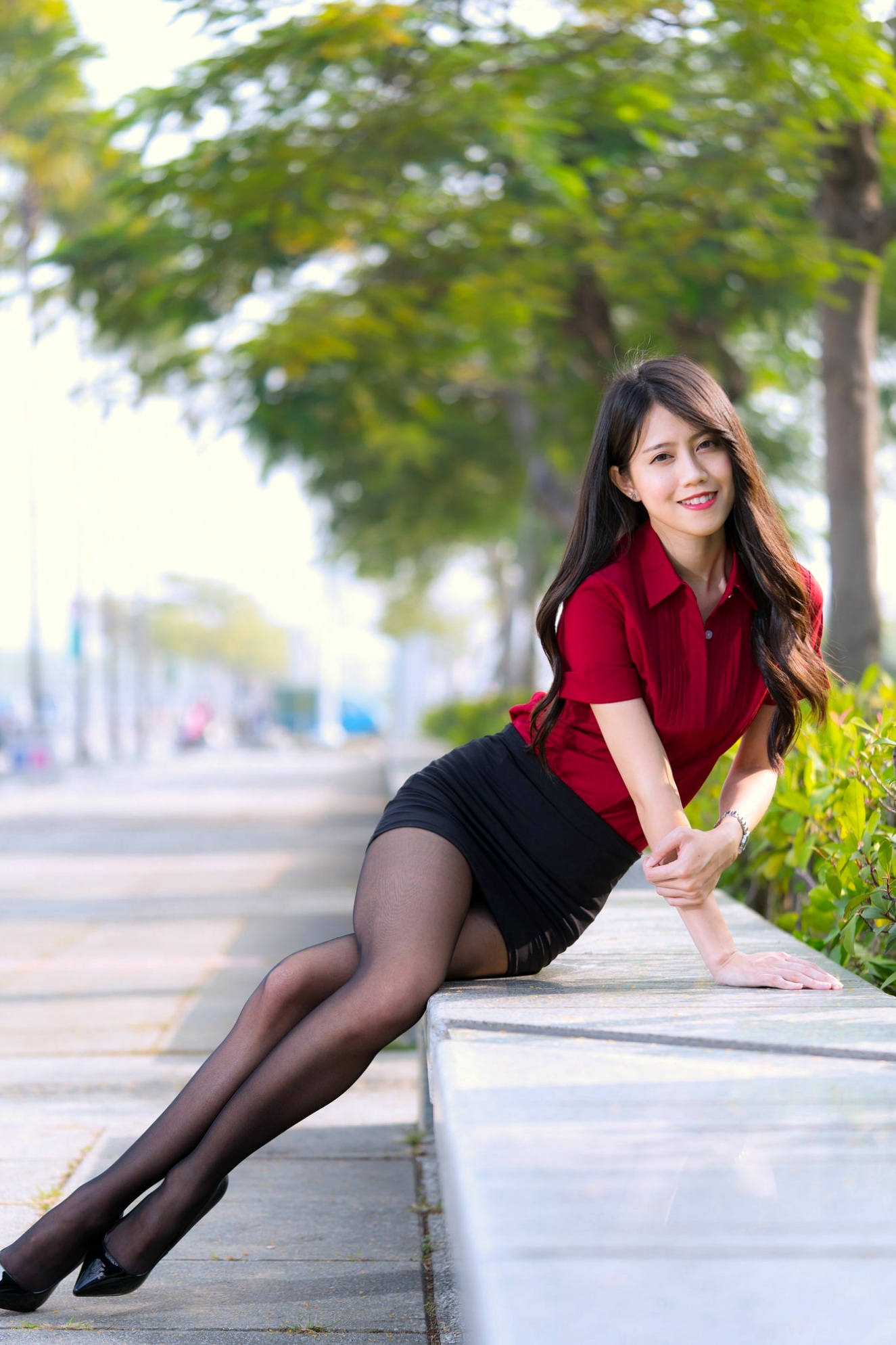 Gallery - 台湾正妹Candy宝儿职场OL风写真：梦时代公园街拍，黑丝美腿展现迷人御姐魅力台湾街拍丝袜气质御女郎 - Royal Lady  女神私房照_秀色女神 - image 81