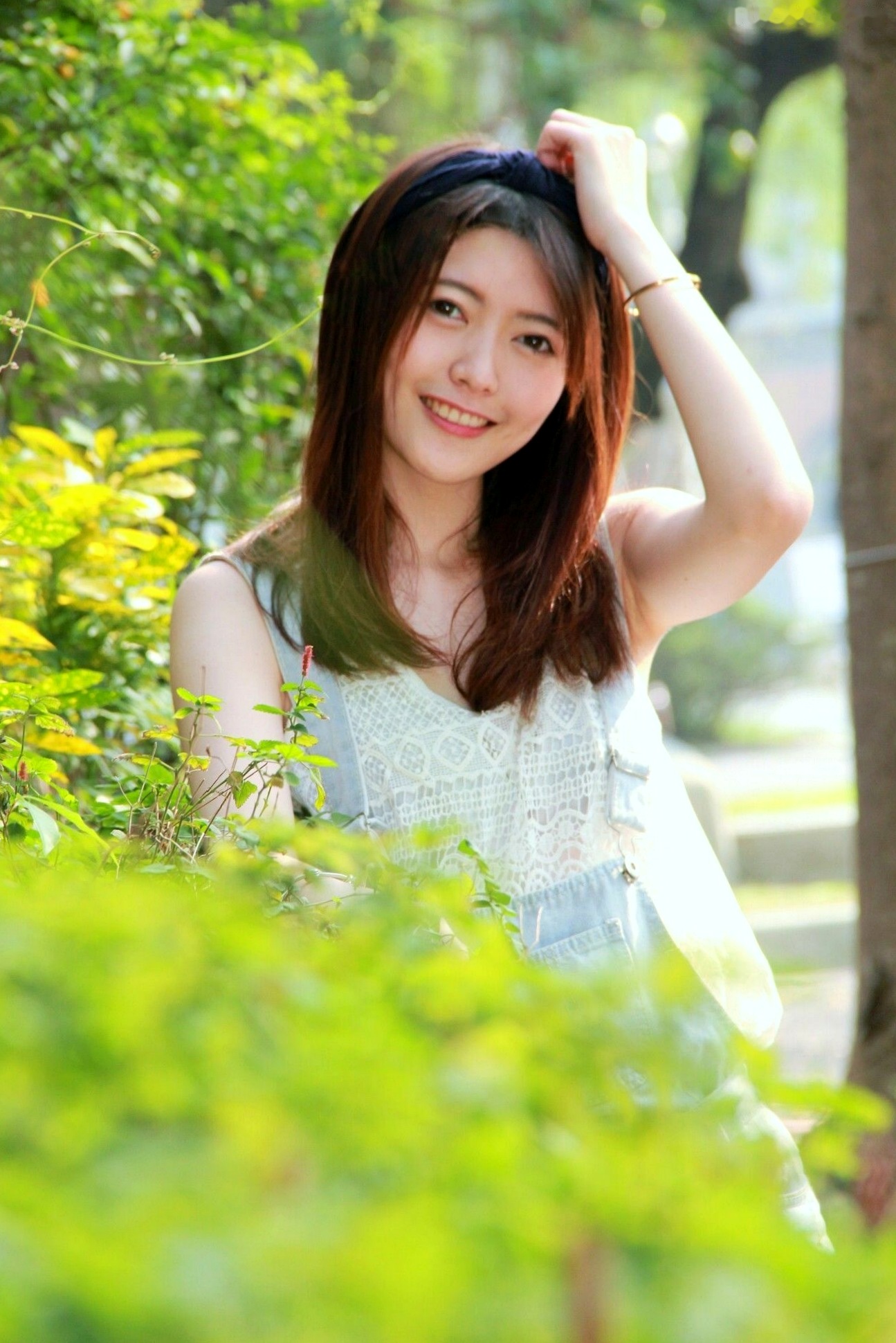 Gallery - 台湾正妹Brindy薛薛私房写真，台大校园户外清新外拍，青春活力背带裤少女甜美气质美腿套图台湾清新街拍户外治愈系 女神私房照_秀色女神 - image 18