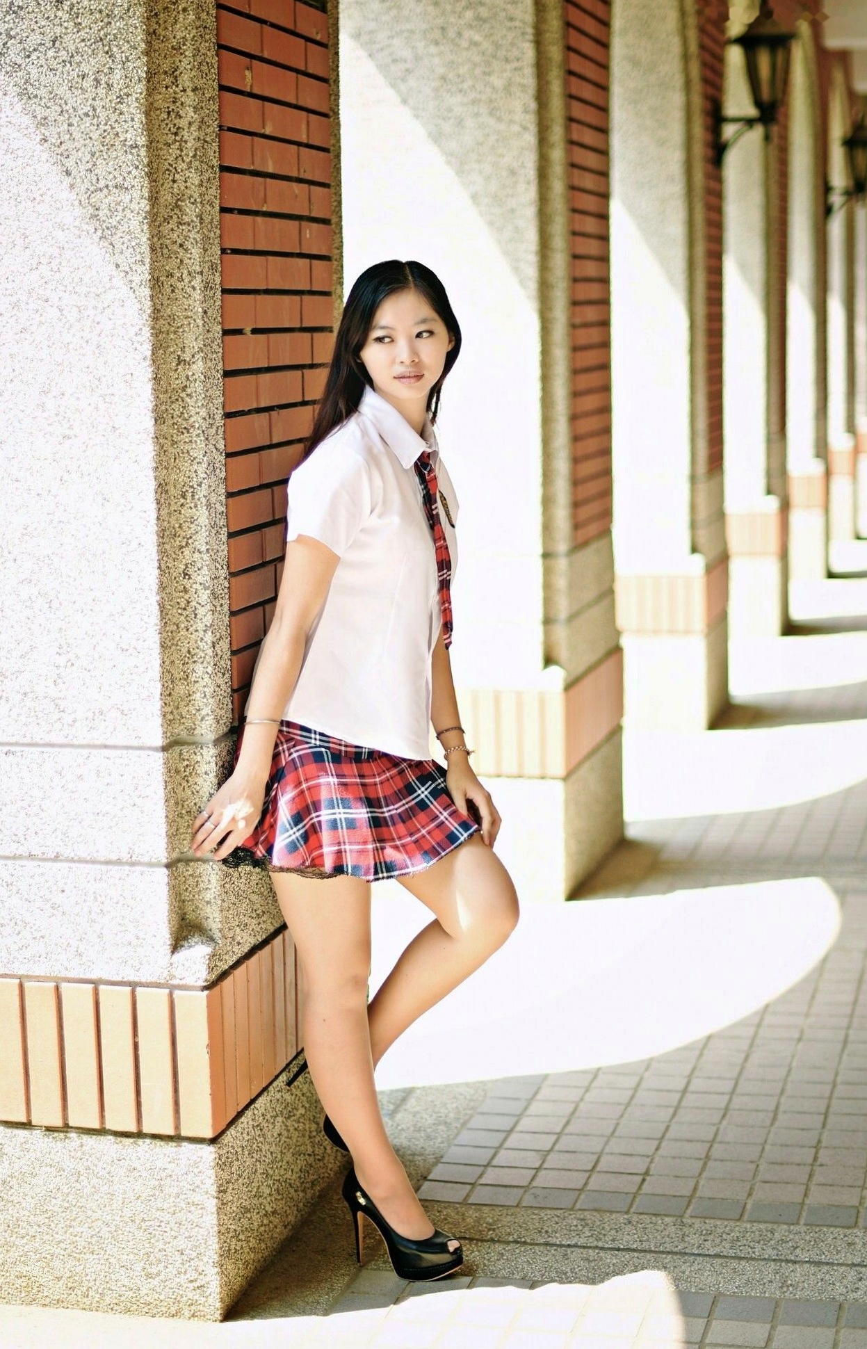 Gallery - 台湾正妹小雯成大校外拍制服写真，青春学妹校服诱惑秀精致美腿，清新校园风系列写真集台湾清纯制服校服美腿 女神私房照_秀色女神 - image 13