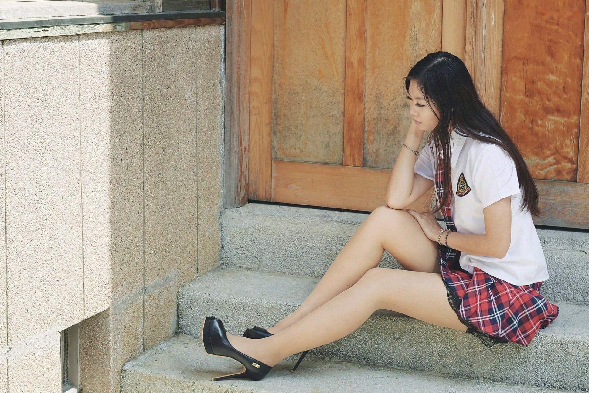 Gallery - 台湾正妹小雯成大校外拍制服写真，青春学妹校服诱惑秀精致美腿，清新校园风系列写真集台湾清纯制服校服美腿 女神私房照_秀色女神 - image 23