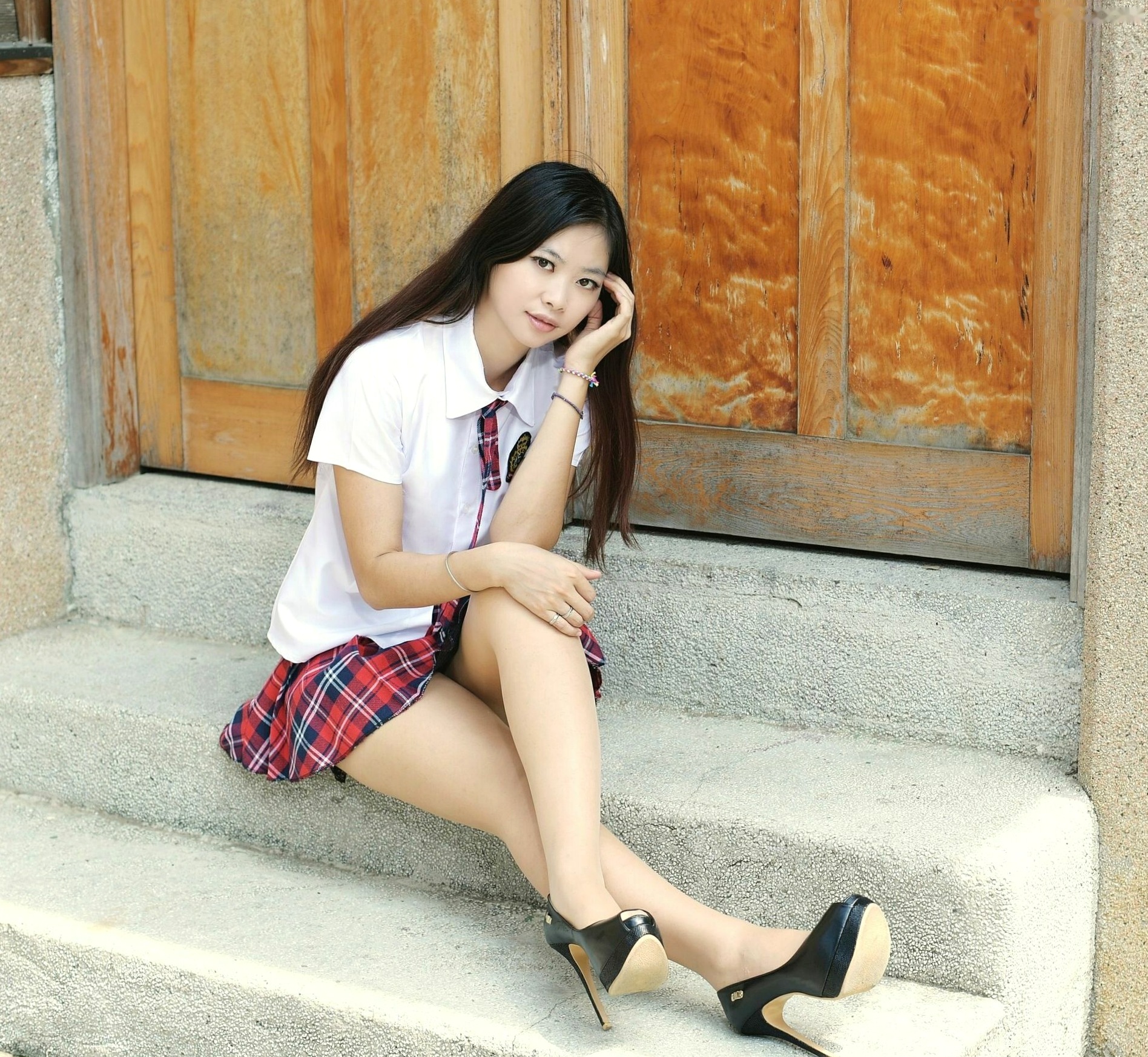 Gallery - 台湾正妹小雯成大校外拍制服写真，青春学妹校服诱惑秀精致美腿，清新校园风系列写真集台湾清纯制服校服美腿 女神私房照_秀色女神 - image 29