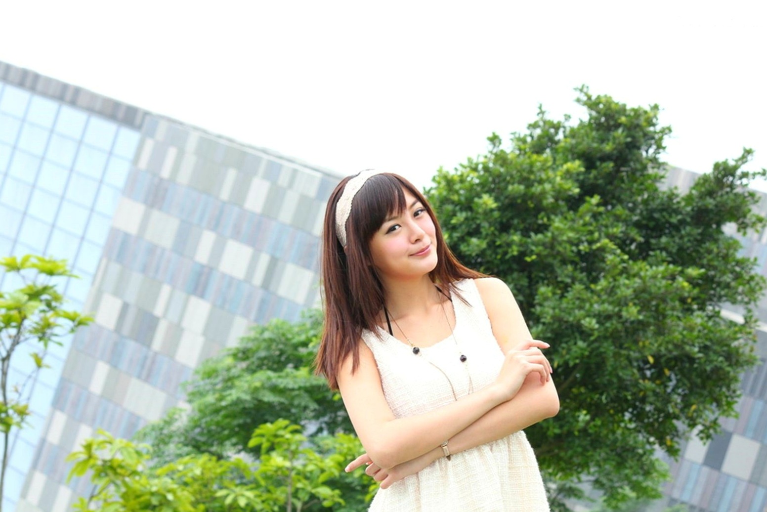 Gallery - 台湾正妹小梦《烏石港外拍》清新粉色露肩礼服展现甜美气质，铁道与港口风光下灵动可爱，纯净治愈的户外写真集台湾清新户外治愈系女神 女神私房照_秀色女神 - image 1