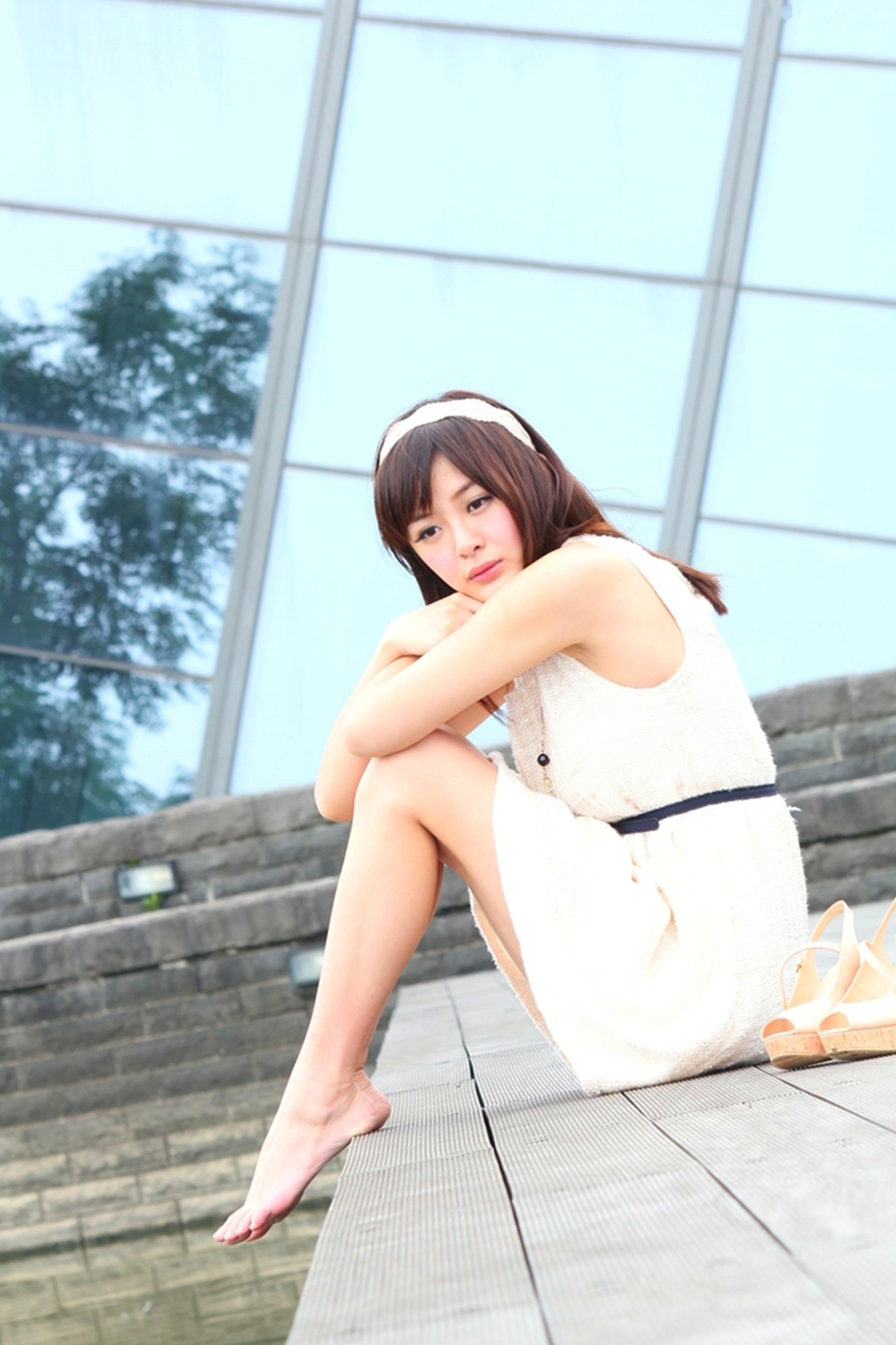 Gallery - 台湾正妹小梦《烏石港外拍》清新粉色露肩礼服展现甜美气质，铁道与港口风光下灵动可爱，纯净治愈的户外写真集台湾清新户外治愈系女神 女神私房照_秀色女神 - image 11