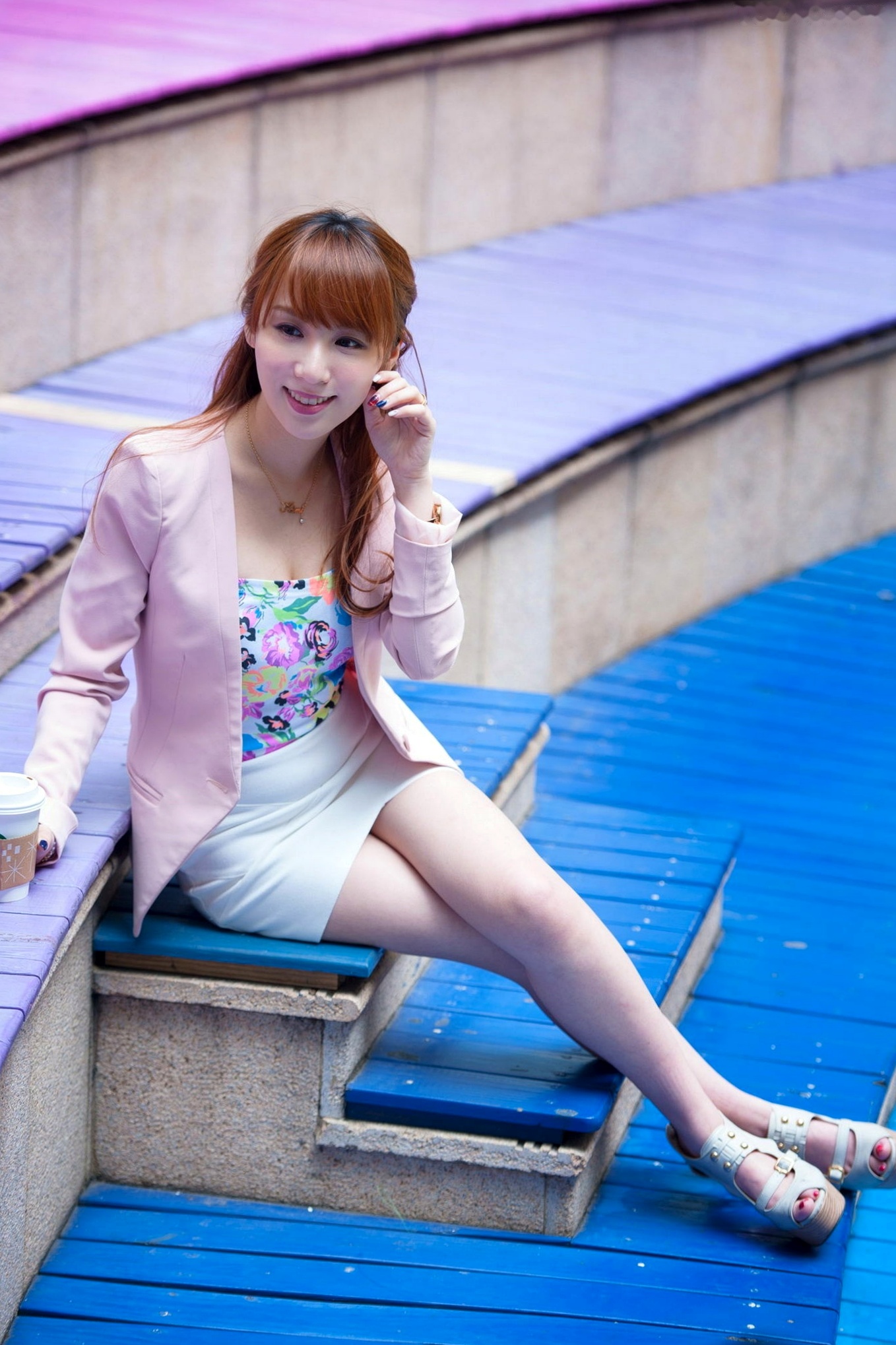 Gallery - 台湾正妹Kimi步吕思莹时尚户外街拍写真，清纯甜美都市旅拍气质女神美图台湾清新街拍治愈系女神 女神私房照_秀色女神 - image 1