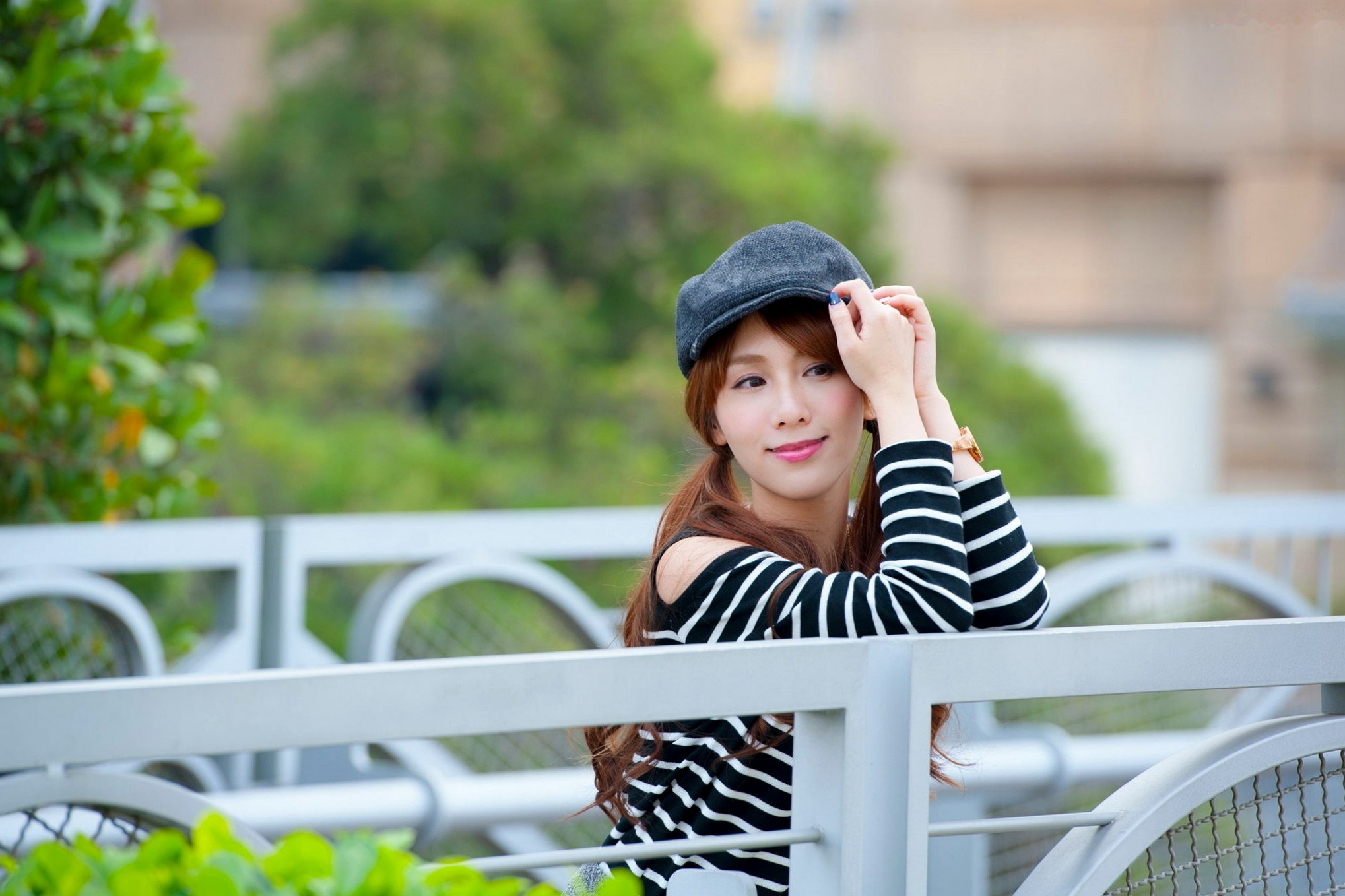 Gallery - 台湾正妹Kimi步吕思莹时尚户外街拍写真，清纯甜美都市旅拍气质女神美图台湾清新街拍治愈系女神 女神私房照_秀色女神 - image 6