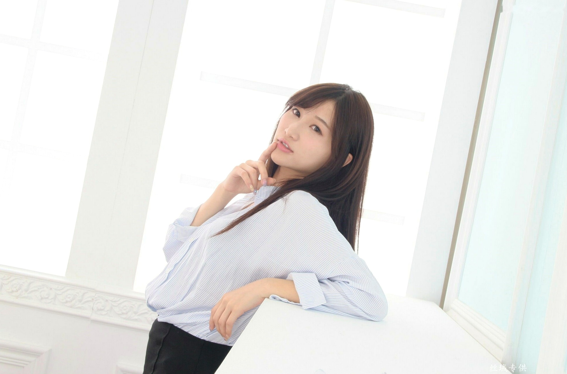 Gallery - 台湾正妹小筑兒《55棚拍》高跟OL职业装私房写真集，利落干练尽显职场气质，极品美腿演绎清纯与诱惑台湾气质美腿制服私房照 女神私房照_秀色女神 - image 30