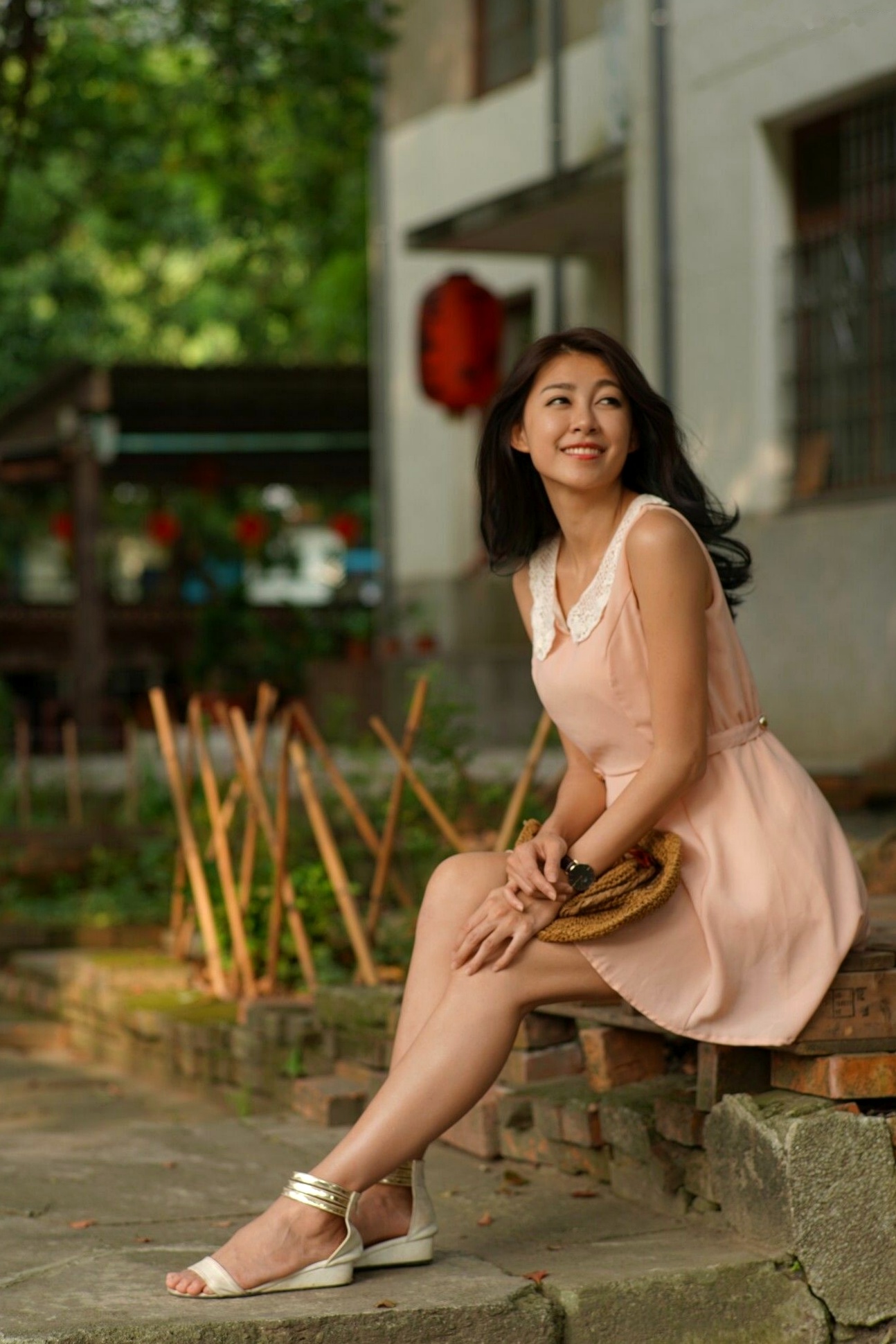 Gallery - 台湾正妹_ 简嘉莹(小紫)：光复新村户外清新连衣裙与职业空姐制服风格写真集 [55P]台湾空姐制服清新气质 女神私房照_秀色女神 - image 8