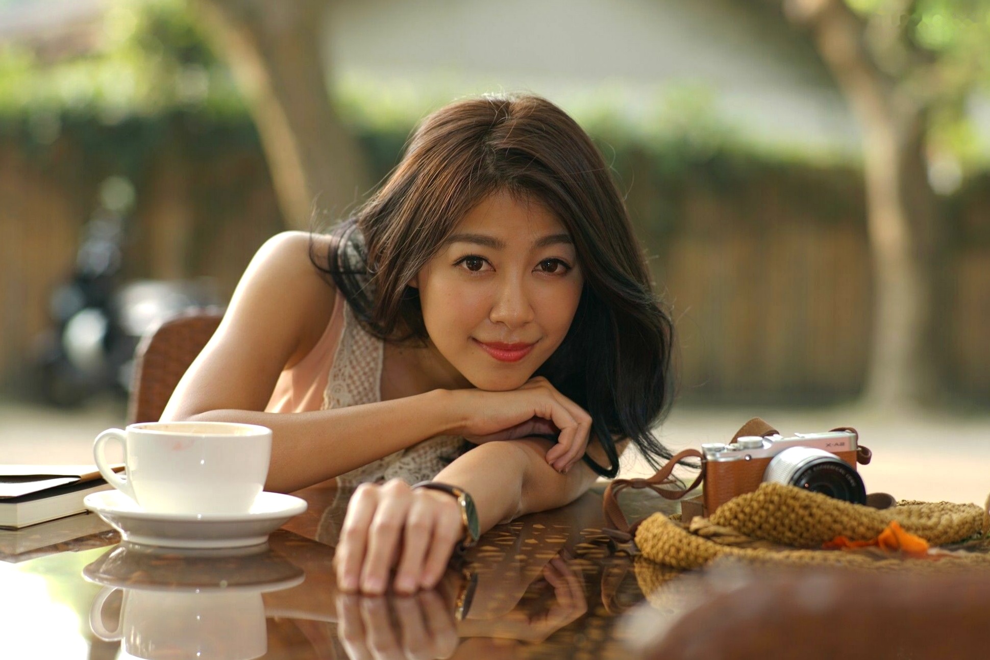 Gallery - 台湾正妹_ 简嘉莹(小紫)：光复新村户外清新连衣裙与职业空姐制服风格写真集 [55P]台湾空姐制服清新气质 女神私房照_秀色女神 - image 40