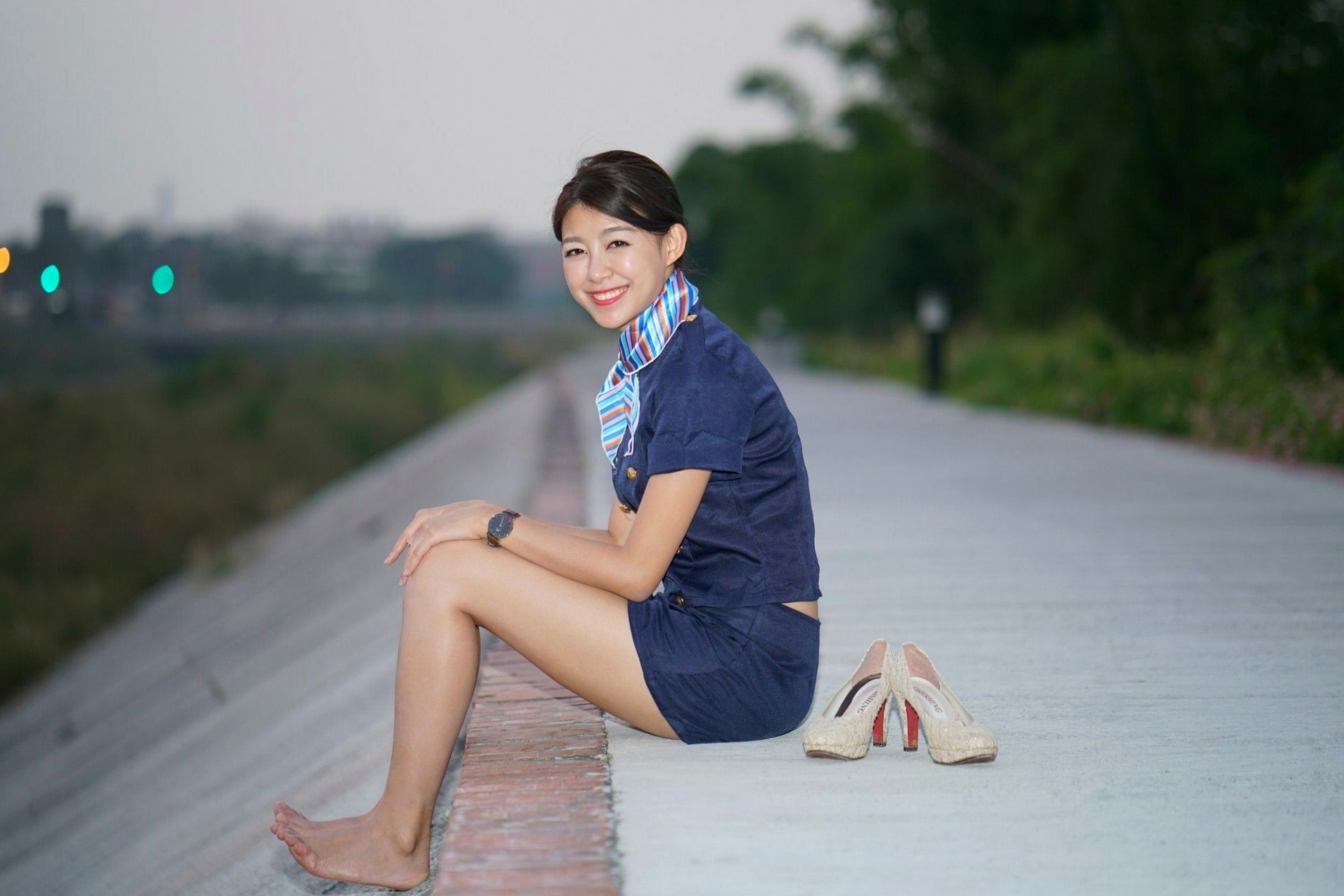 Gallery - 台湾正妹_ 简嘉莹(小紫)：光复新村户外清新连衣裙与职业空姐制服风格写真集 [55P]台湾空姐制服清新气质 女神私房照_秀色女神 - image 44