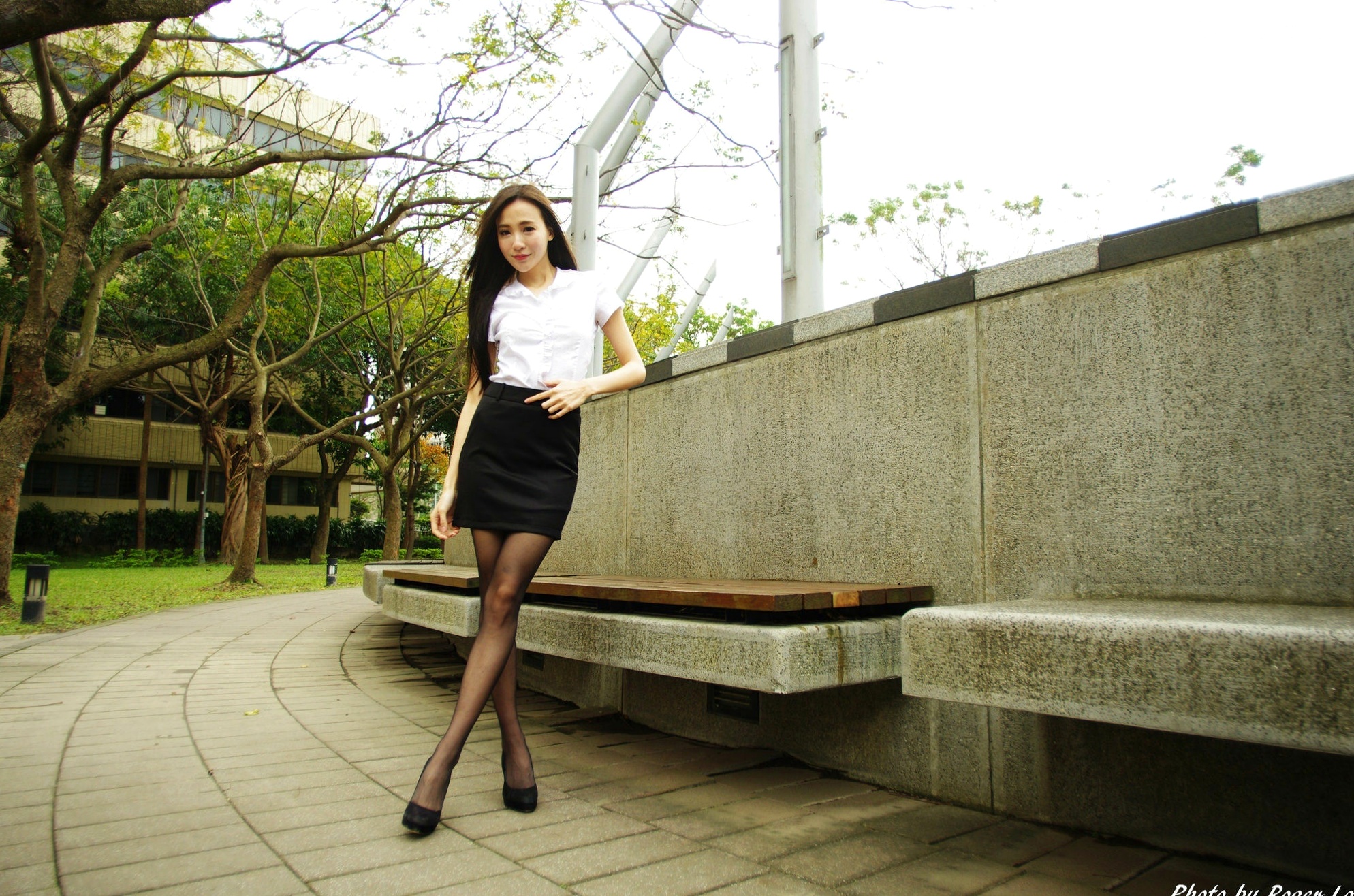 Gallery - 台湾正妹Anber小安柏黑丝OL与教官制服写真：教室户外演绎制服诱惑展现完美长腿气质女神台湾制服黑丝气质美腿 女神私房照_秀色女神 - image 20