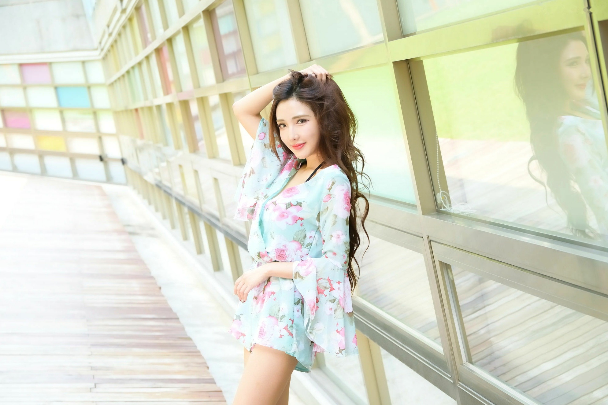 Gallery - 台湾正妹赵芸Syuan《优雅女神》户外庭园写真集，白色露背吊带裙展现迷人身姿 [52P]台湾户外女神极品气质 女神私房照_秀色女神 - image 12