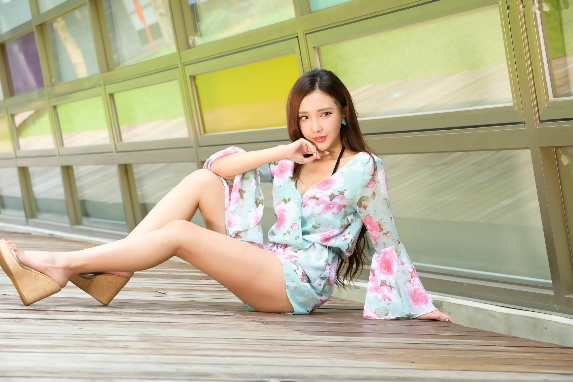 Gallery - 台湾正妹赵芸Syuan《优雅女神》户外庭园写真集，白色露背吊带裙展现迷人身姿 [52P]台湾户外女神极品气质 女神私房照_秀色女神 - image 13