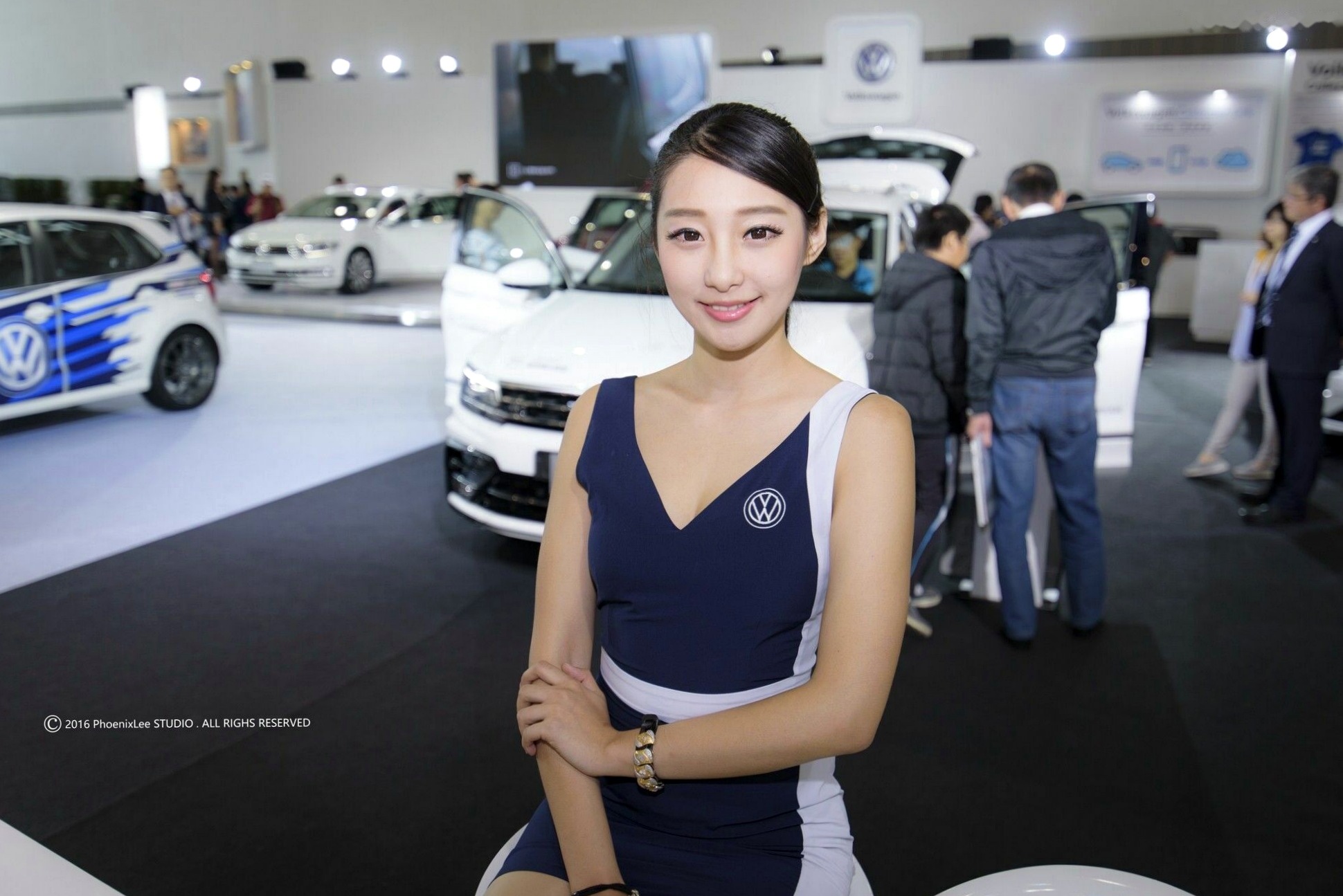 Gallery - 2017高雄新车大展美女车模高清图集，台湾气质正妹身着职业礼服秀美腿，高端车展现场实拍[65P]台湾气质美腿丝袜性感 女神私房照_秀色女神 - image 25