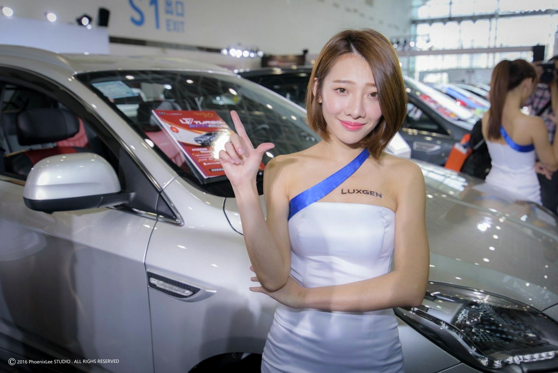Gallery - 2017高雄新车大展美女车模高清图集，台湾气质正妹身着职业礼服秀美腿，高端车展现场实拍[65P]台湾气质美腿丝袜性感 女神私房照_秀色女神 - image 46