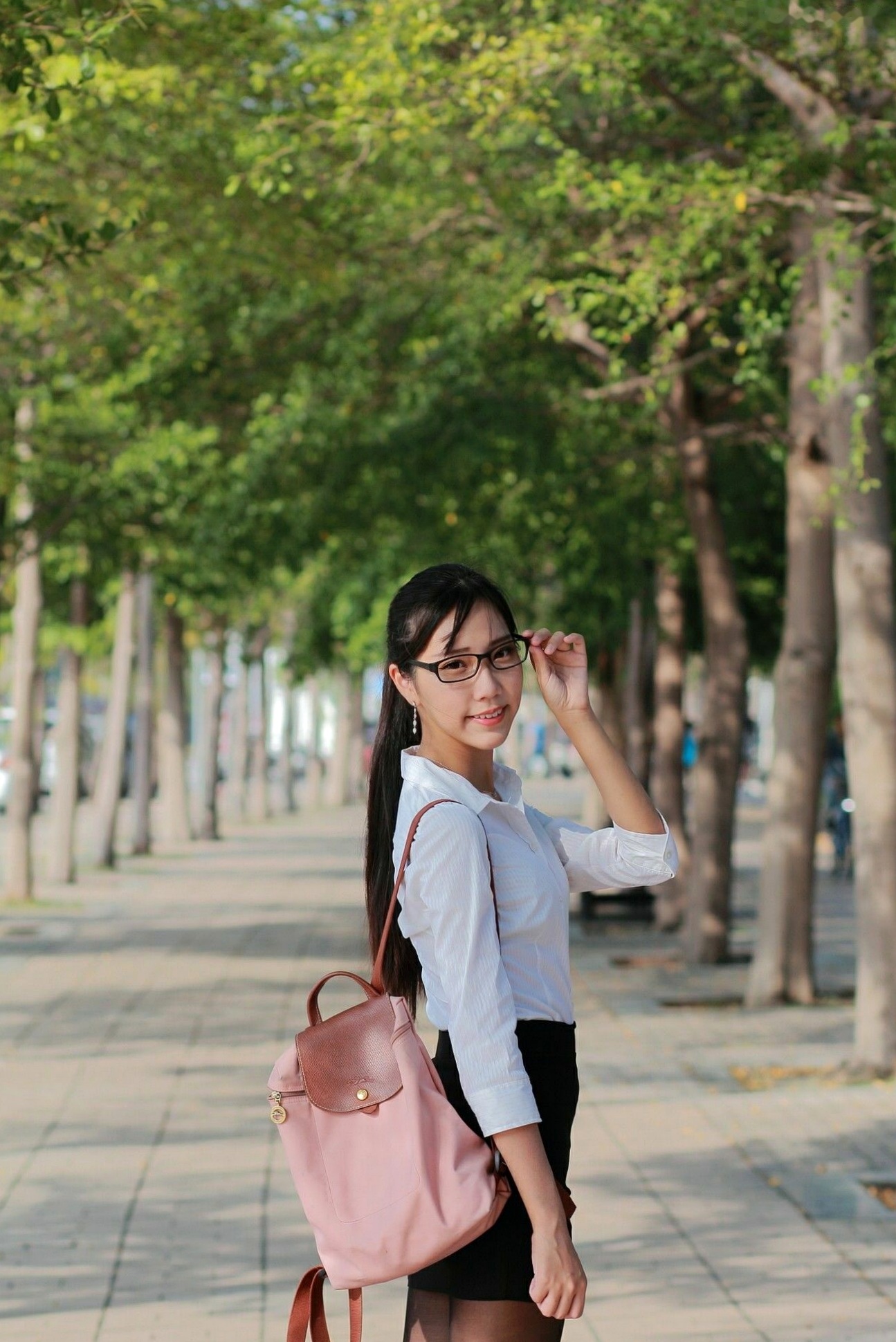 Gallery - 台湾正妹猪比，清新户外写真，运动风与制服黑丝演绎迷人气质，精选美图集台湾清新街拍气质黑丝 女神私房照_秀色女神 - image 6