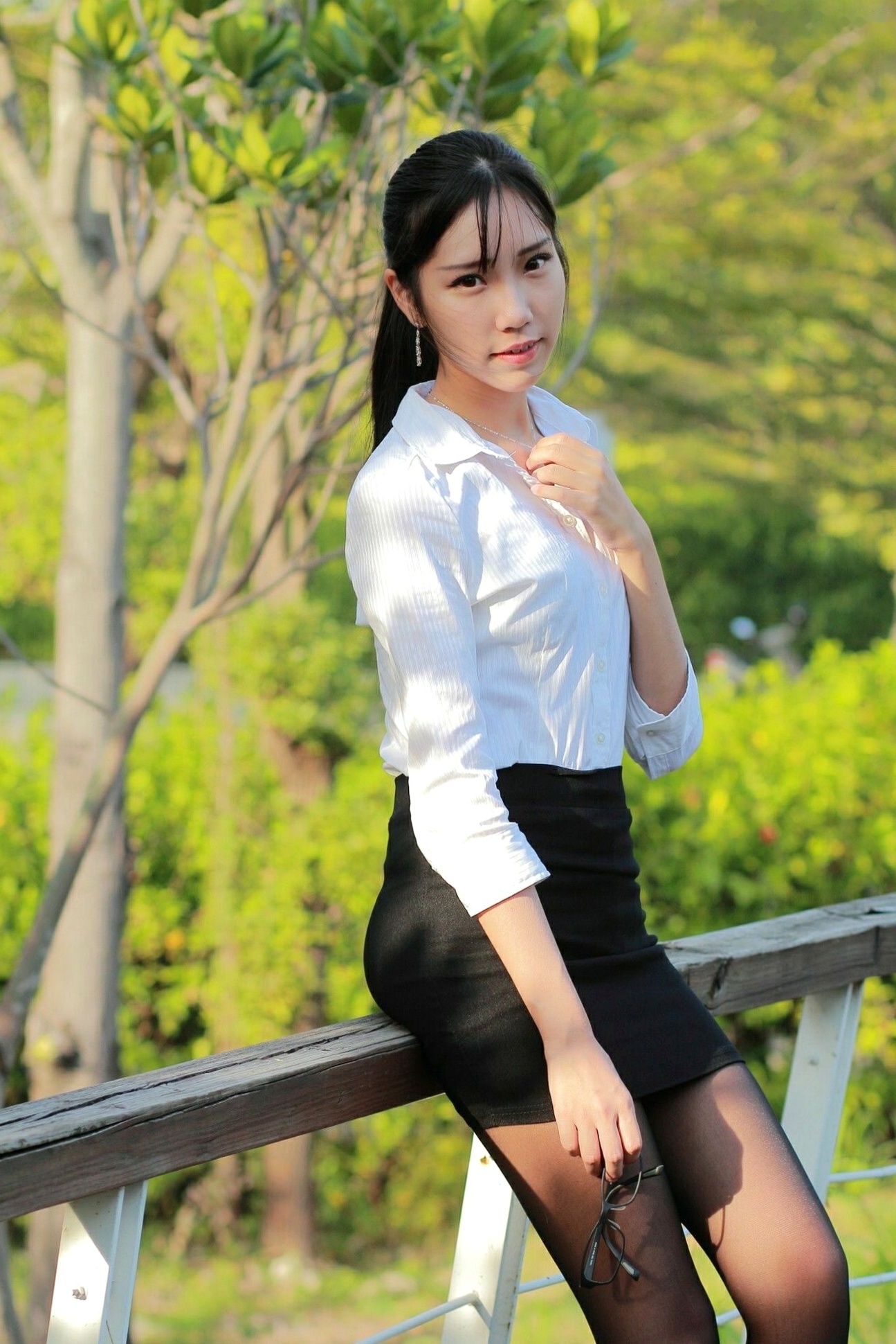 Gallery - 台湾正妹猪比，清新户外写真，运动风与制服黑丝演绎迷人气质，精选美图集台湾清新街拍气质黑丝 女神私房照_秀色女神 - image 18