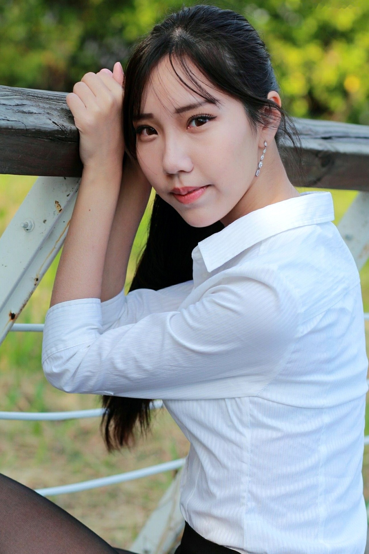 Gallery - 台湾正妹猪比，清新户外写真，运动风与制服黑丝演绎迷人气质，精选美图集台湾清新街拍气质黑丝 女神私房照_秀色女神 - image 20