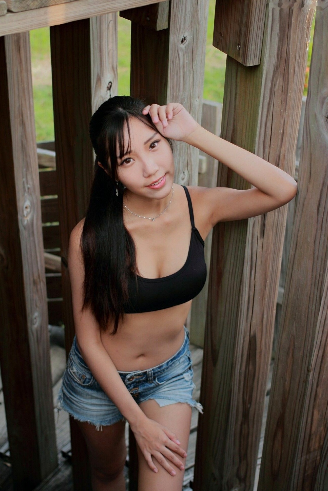 Gallery - 台湾正妹猪比，清新户外写真，运动风与制服黑丝演绎迷人气质，精选美图集台湾清新街拍气质黑丝 女神私房照_秀色女神 - image 26