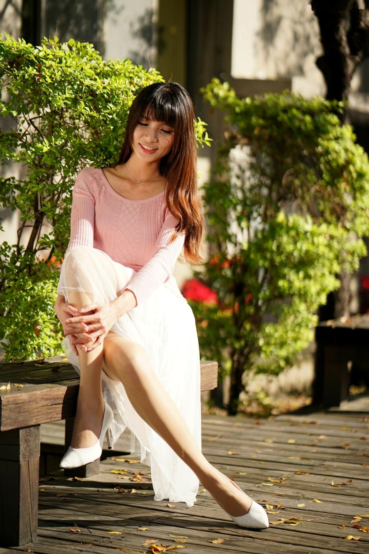 Gallery - 台湾正妹蔡译心Candice台中文创园街拍写真，黑色紧身短裙搭配黑丝尽显修长美腿，气质冷艳颜值出众台湾街拍性感美腿丝袜气质清纯冷艳黑丝 女神私房照_秀色女神 - image 51