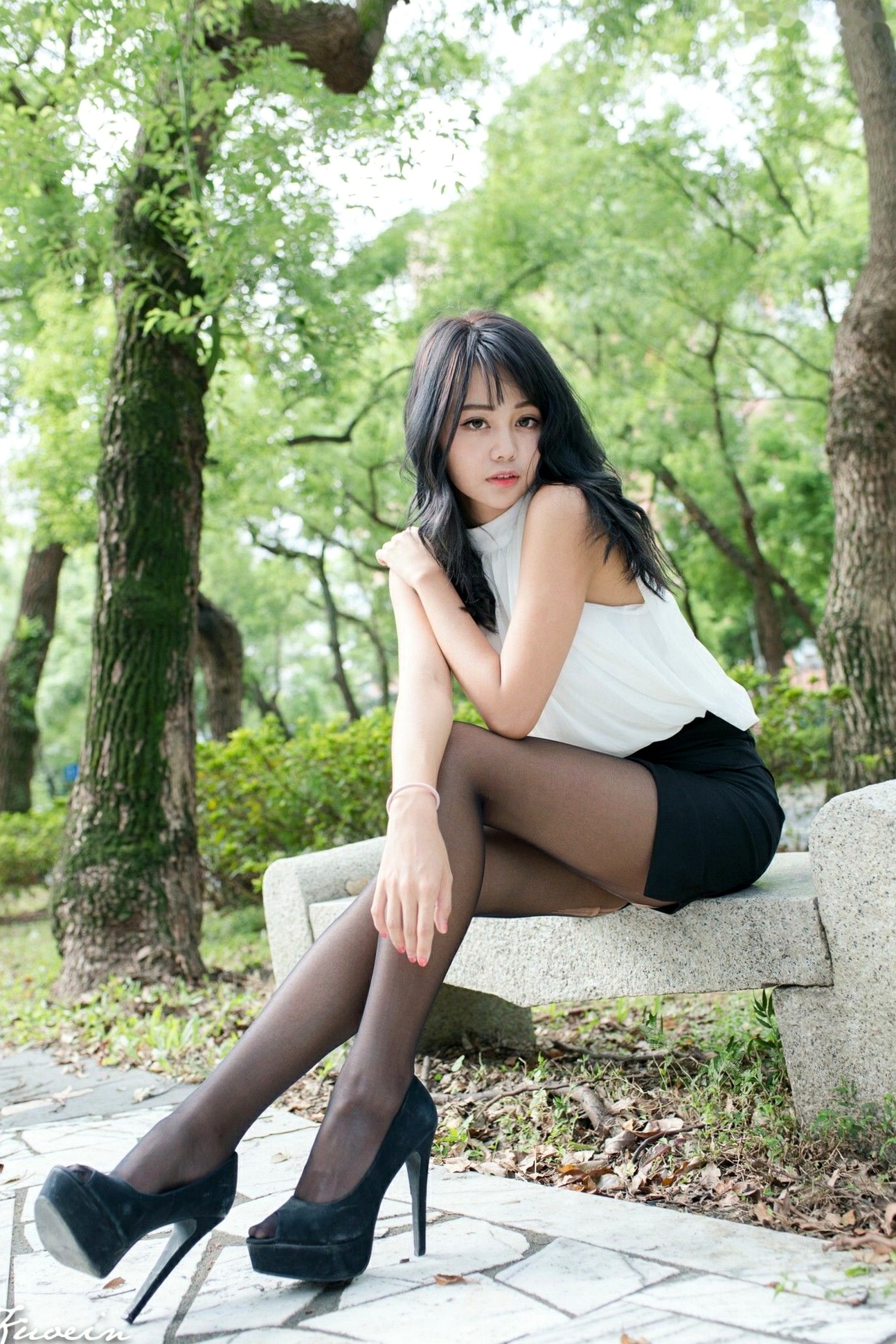 台湾正妹孙卉彤Candy《职场OL黑丝俏佳人》唯美制服诱惑写真[47P]