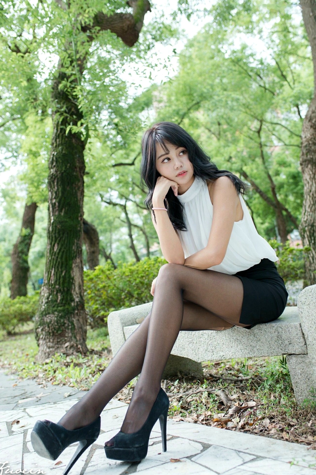 台湾正妹孙卉彤Candy《职场OL黑丝俏佳人》唯美制服诱惑写真[47P]