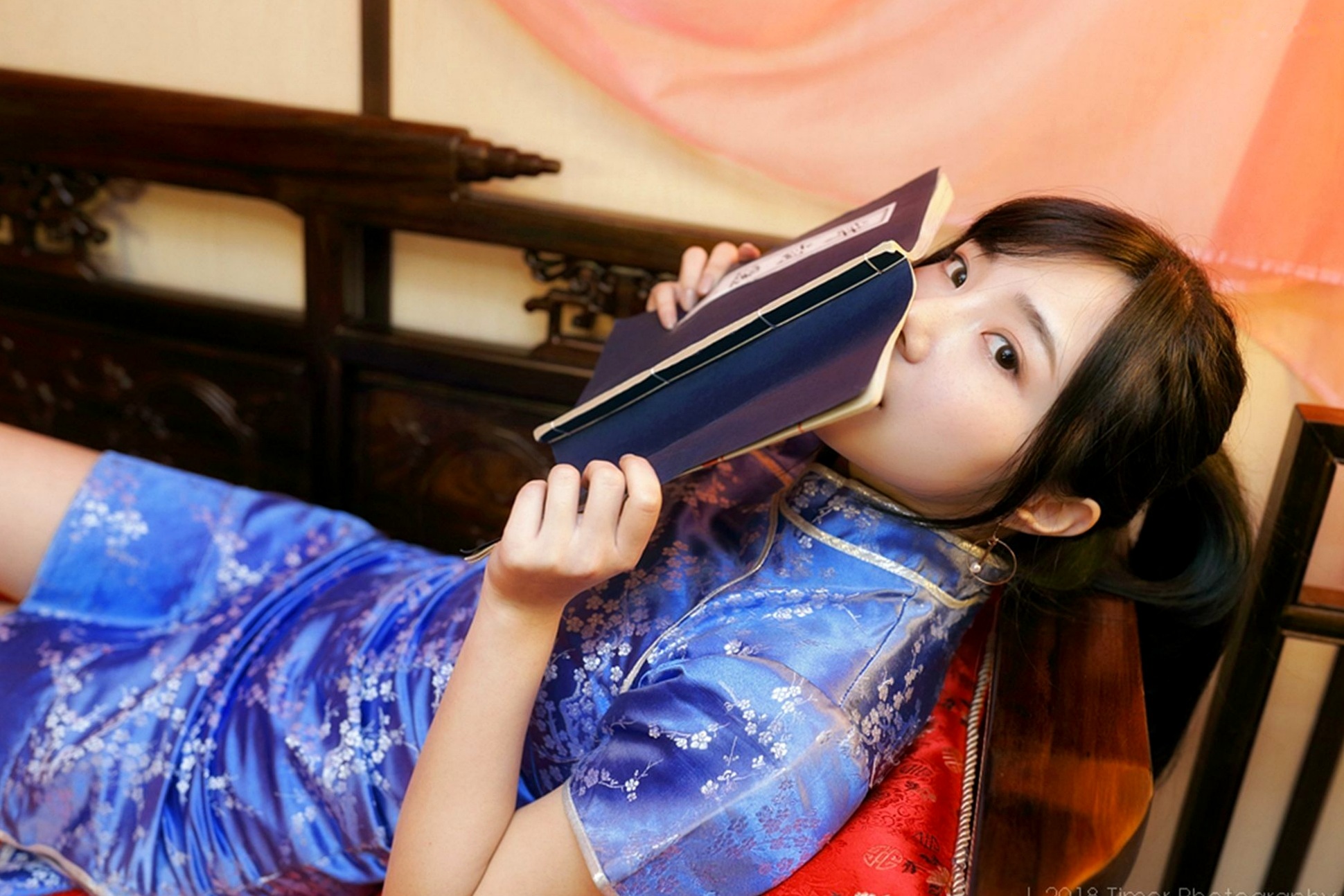 Gallery - 台湾正妹Zora陈思颖古典旗袍写真，新春主题棚拍优雅茶艺与古风书韵，尽显温婉动人魅力台湾气质旗袍清新 女神私房照_秀色女神 - image 32