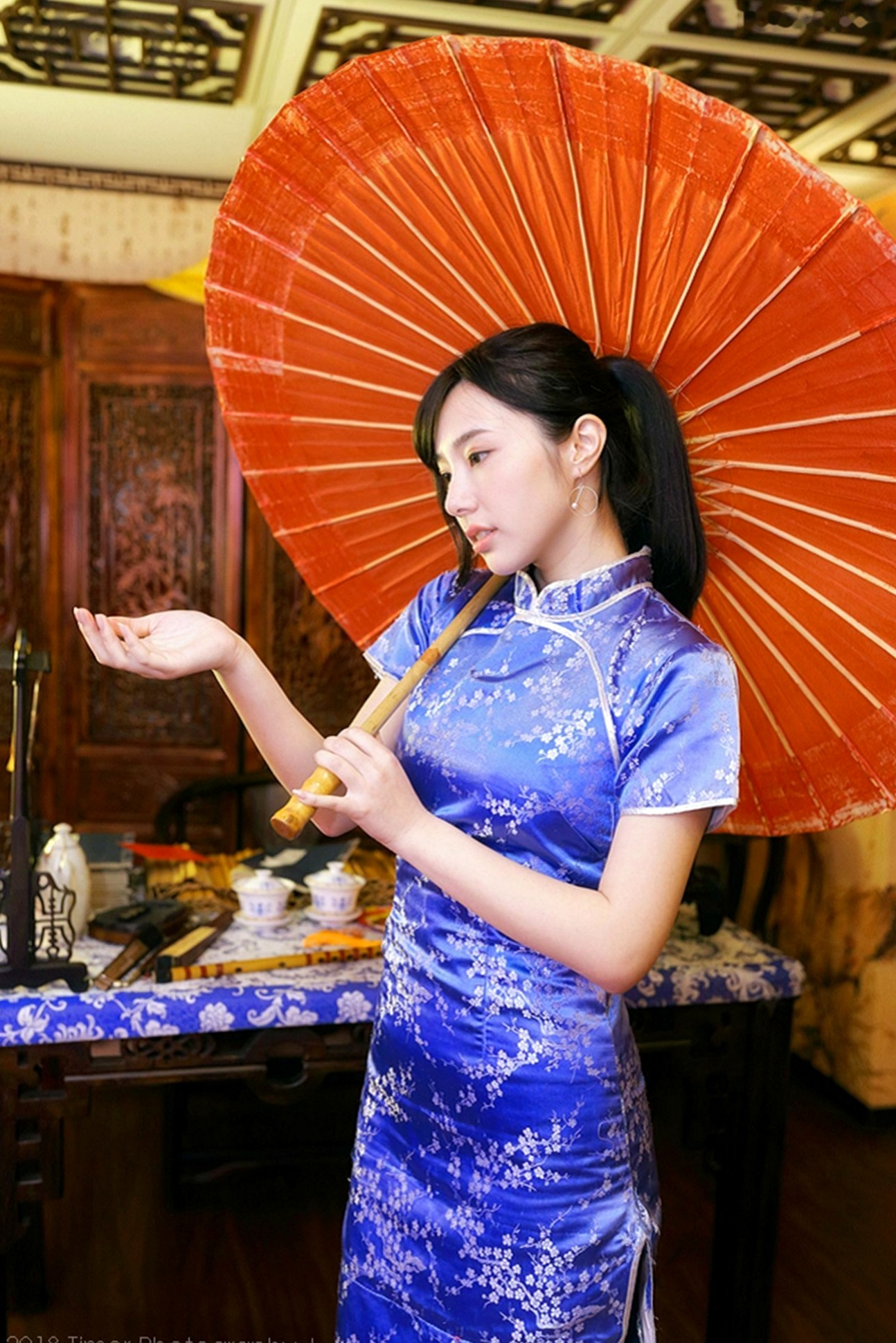Gallery - 台湾正妹Zora陈思颖古典旗袍写真，新春主题棚拍优雅茶艺与古风书韵，尽显温婉动人魅力台湾气质旗袍清新 女神私房照_秀色女神 - image 64