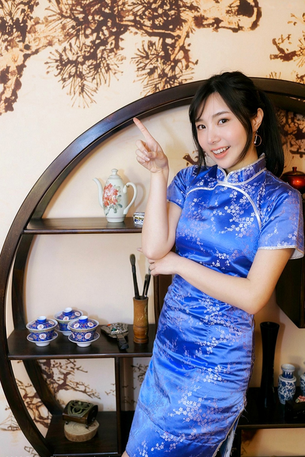 Gallery - 台湾正妹Zora陈思颖古典旗袍写真，新春主题棚拍优雅茶艺与古风书韵，尽显温婉动人魅力台湾气质旗袍清新 女神私房照_秀色女神 - image 104