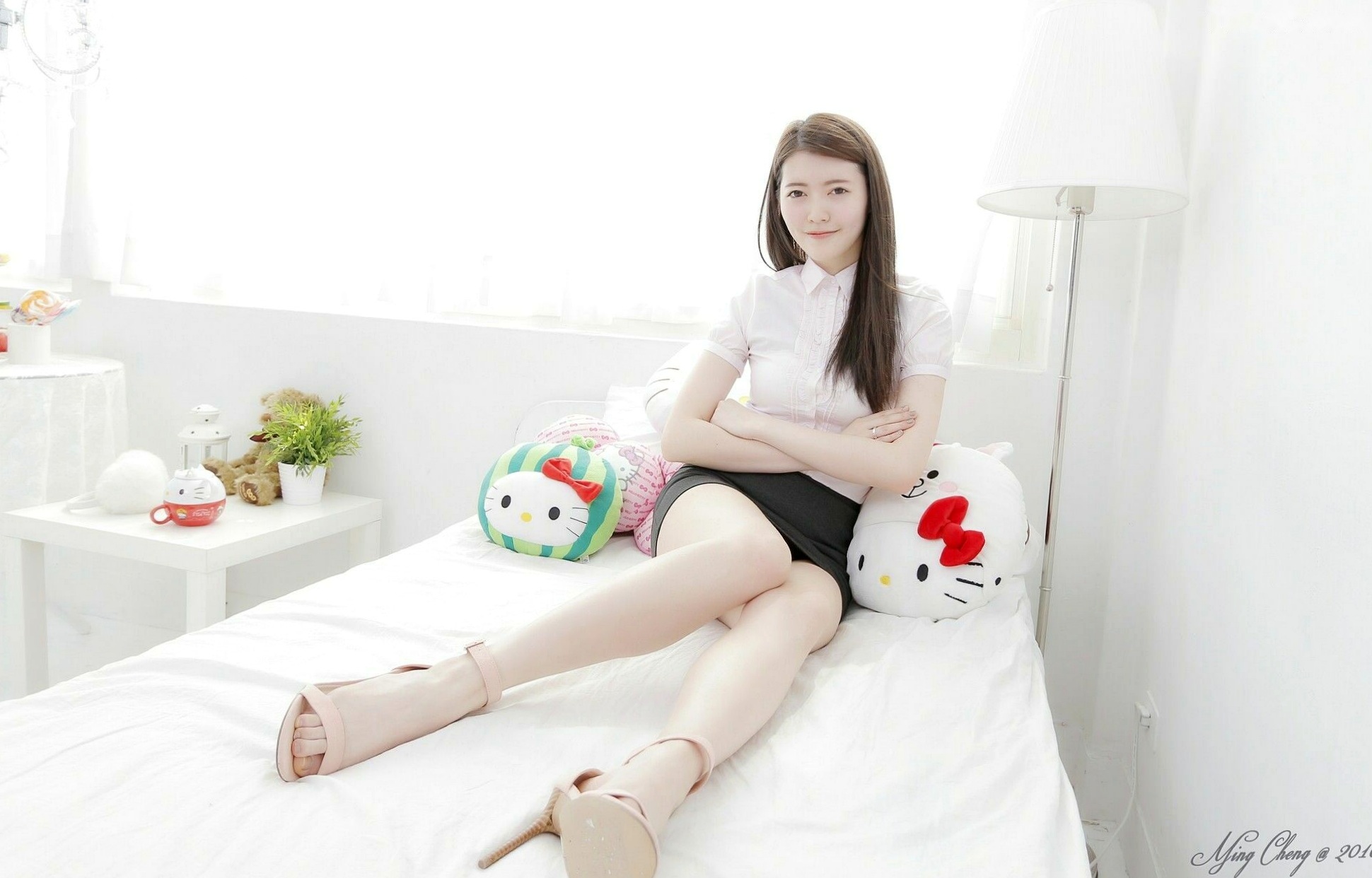 Gallery - 台湾正妹Brindy薛薛-棚拍气质职业装与性感黑裙写真，清纯御姐范，修长美腿展露无遗台湾性感气质美腿 女神私房照_秀色女神 - image 92
