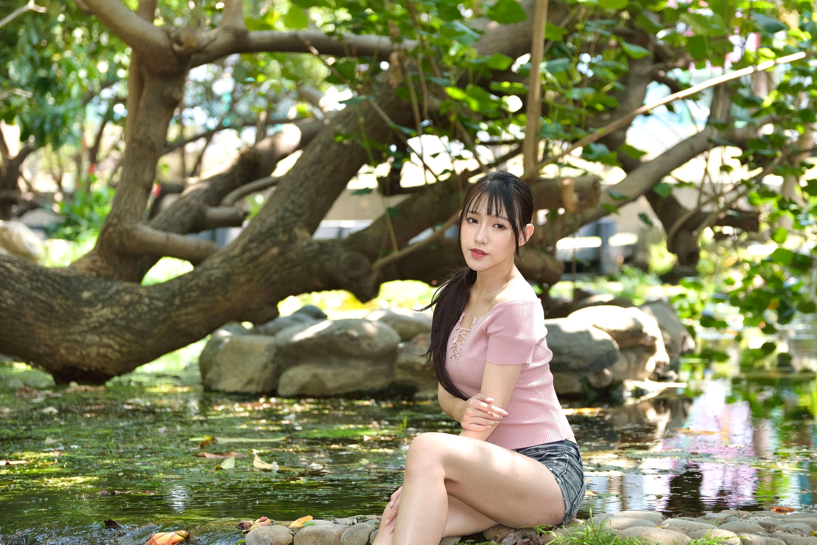 Gallery - 台湾正妹比比国美时装户外街拍 青春粉色上衣牛仔热裤动人美腿写真集台湾街拍清新美腿诱惑 女神私房照_秀色女神 - image 66