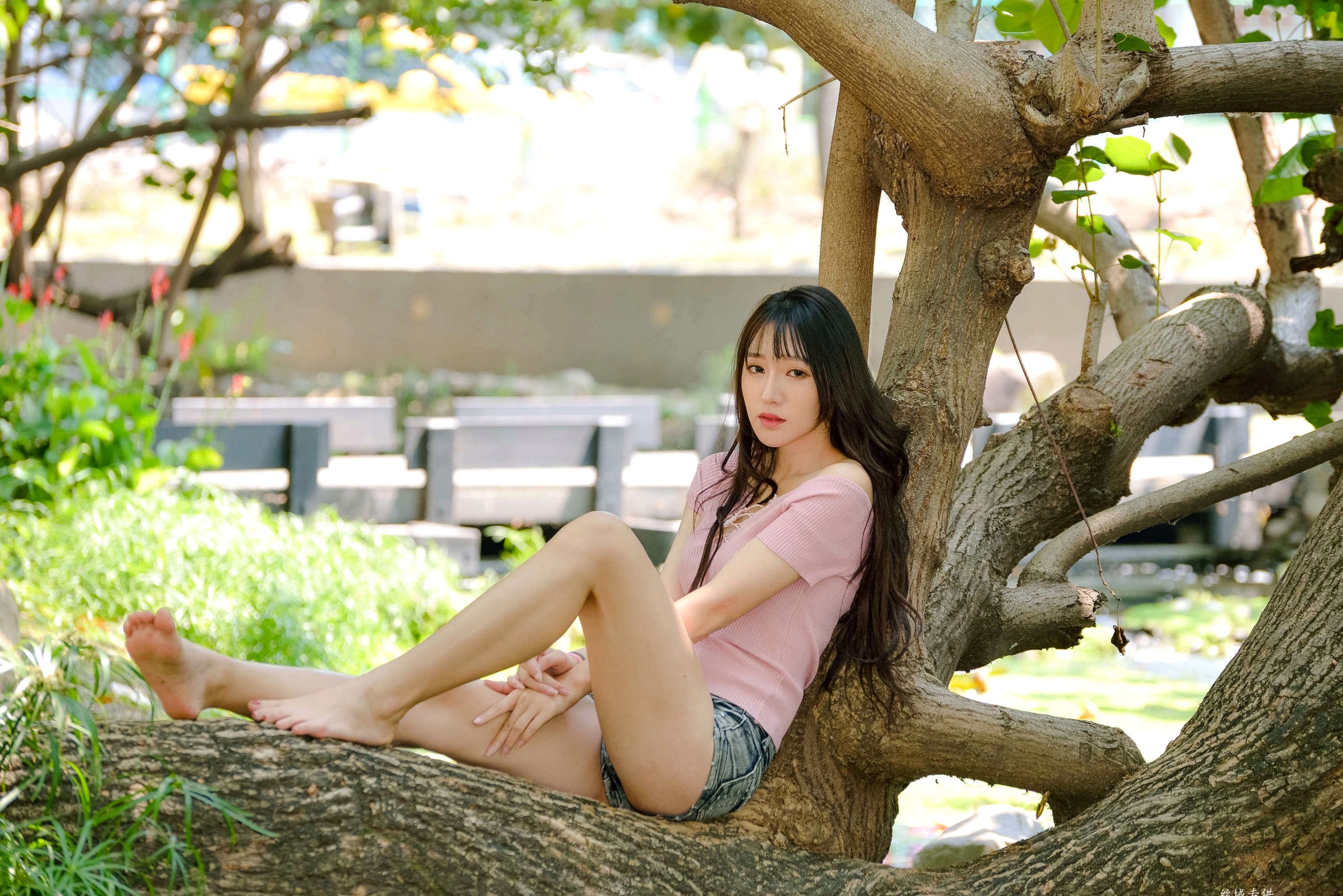 Gallery - 台湾正妹比比国美时装户外街拍 青春粉色上衣牛仔热裤动人美腿写真集台湾街拍清新美腿诱惑 女神私房照_秀色女神 - image 78