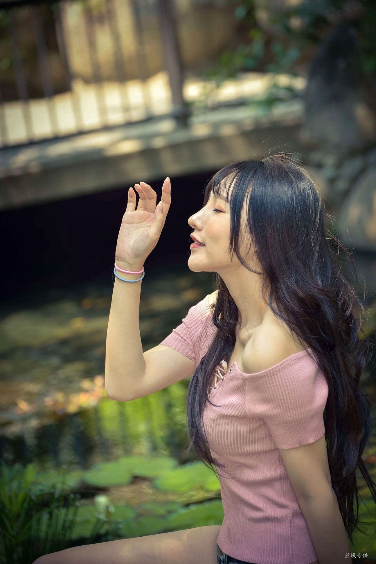 Gallery - 台湾正妹比比国美时装户外街拍 青春粉色上衣牛仔热裤动人美腿写真集台湾街拍清新美腿诱惑 女神私房照_秀色女神 - image 97