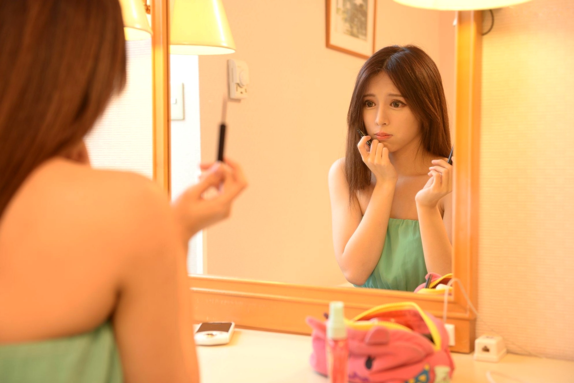 Gallery - 台湾正妹张齐郡JULIE《化妆镜旁的女神》居家私房写真，清新甜美气质自然流露，镜面光影间的温柔少女感美图。台湾清新治愈系私房照气质 女神私房照_秀色女神 - image 26