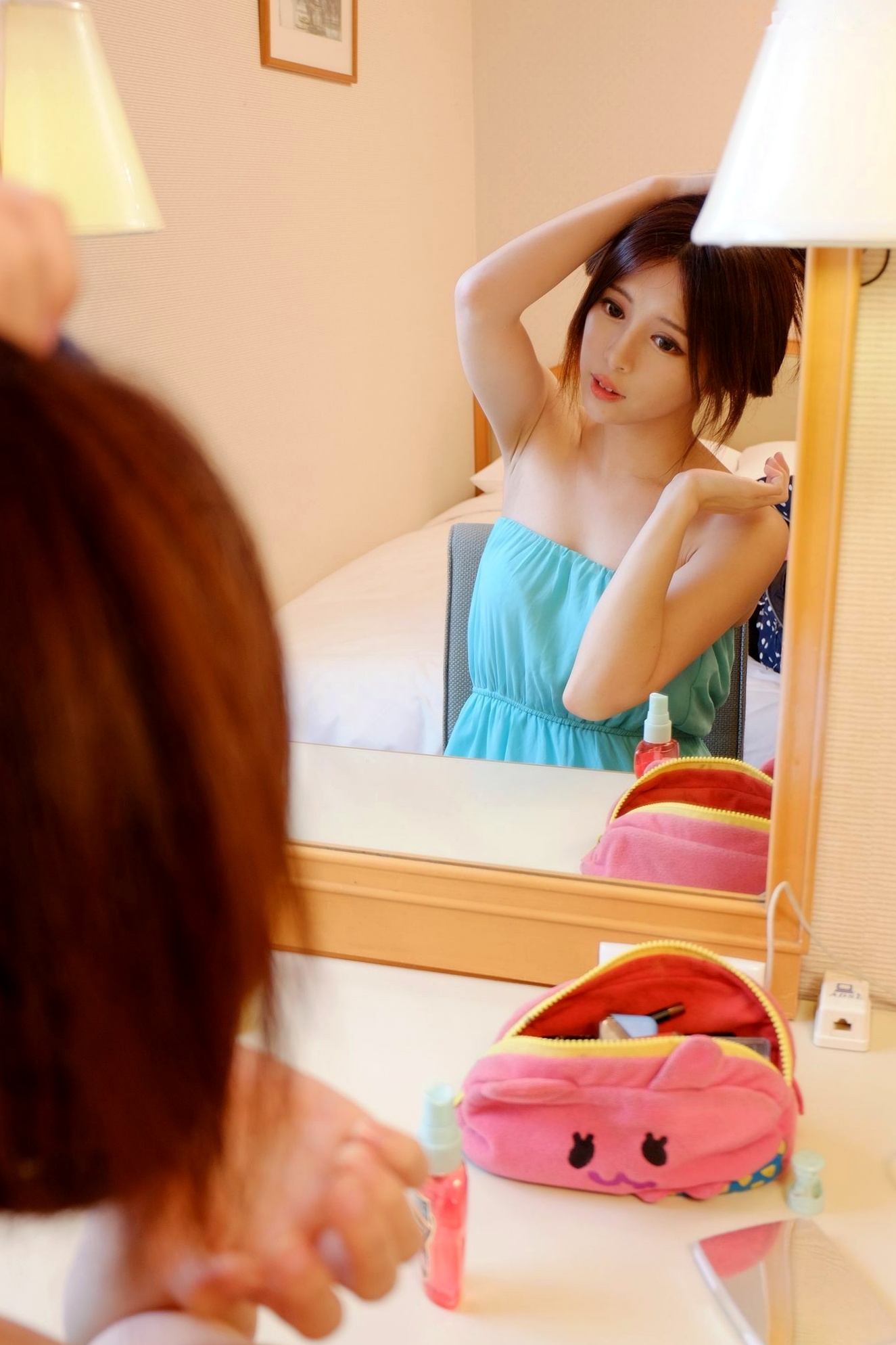Gallery - 台湾正妹张齐郡JULIE《化妆镜旁的女神》居家私房写真，清新甜美气质自然流露，镜面光影间的温柔少女感美图。台湾清新治愈系私房照气质 女神私房照_秀色女神 - image 48