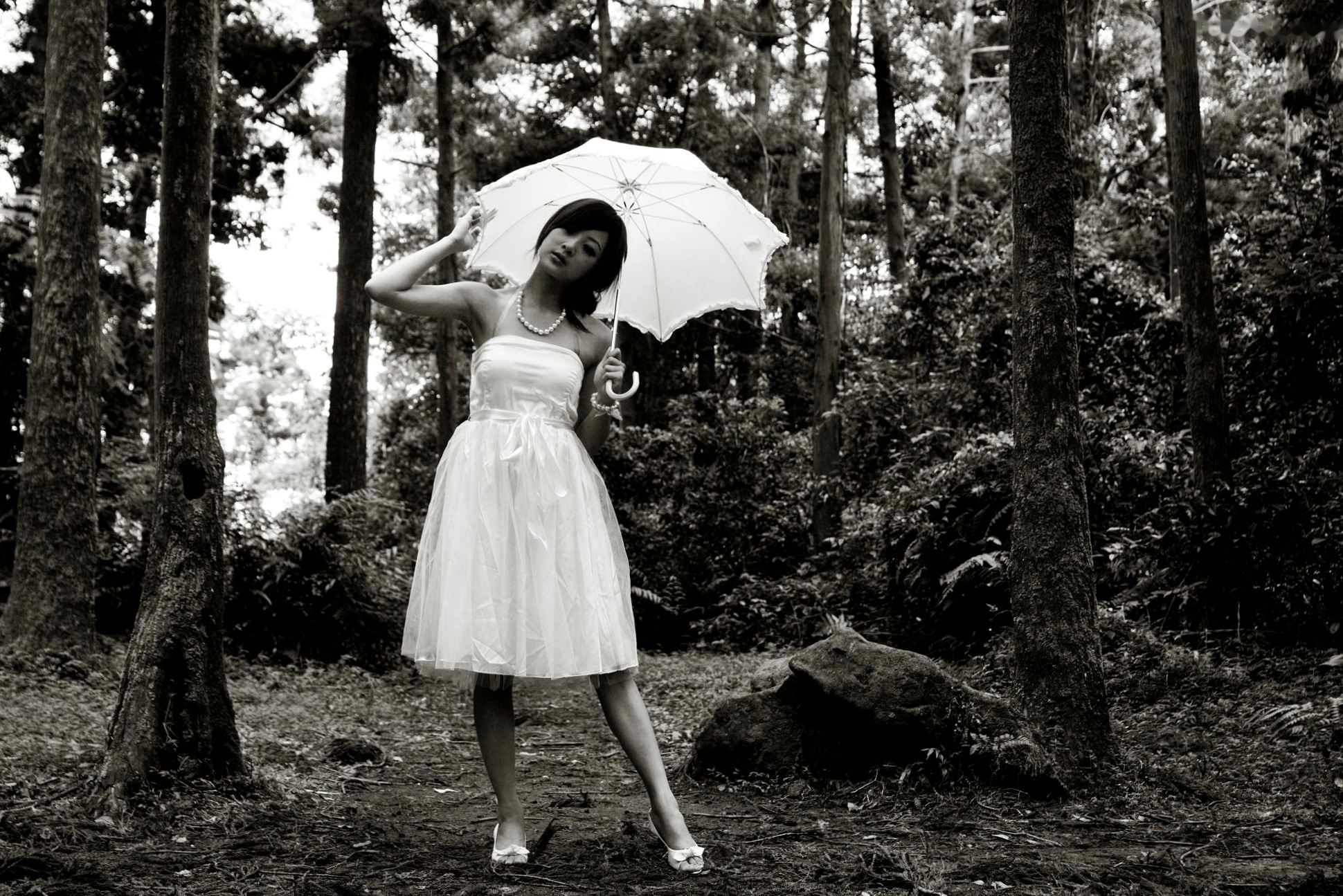 Gallery - 台湾正妹Mikako张凯洁黑白摄影写真_阳明山竹子湖唯美外拍_冷艳气质私房女神集锦台湾气质户外私房照冷艳 女神私房照_秀色女神 - image 32