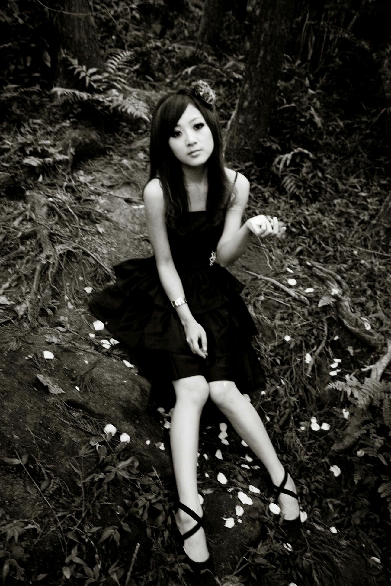 Gallery - 台湾正妹Mikako张凯洁黑白摄影写真_阳明山竹子湖唯美外拍_冷艳气质私房女神集锦台湾气质户外私房照冷艳 女神私房照_秀色女神 - image 96