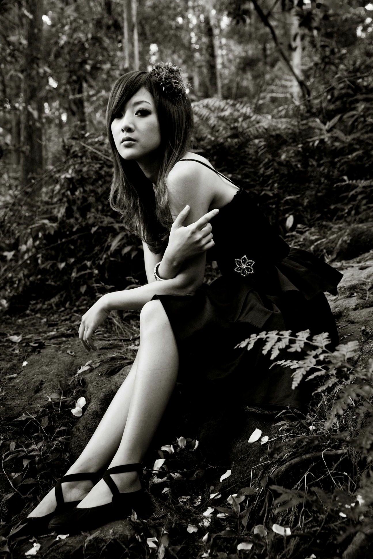 Gallery - 台湾正妹Mikako张凯洁黑白摄影写真_阳明山竹子湖唯美外拍_冷艳气质私房女神集锦台湾气质户外私房照冷艳 女神私房照_秀色女神 - image 99