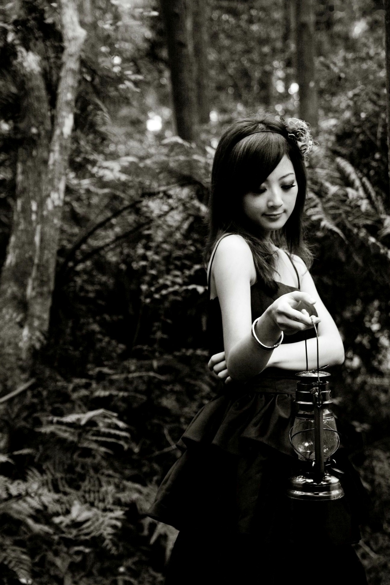 Gallery - 台湾正妹Mikako张凯洁黑白摄影写真_阳明山竹子湖唯美外拍_冷艳气质私房女神集锦台湾气质户外私房照冷艳 女神私房照_秀色女神 - image 102