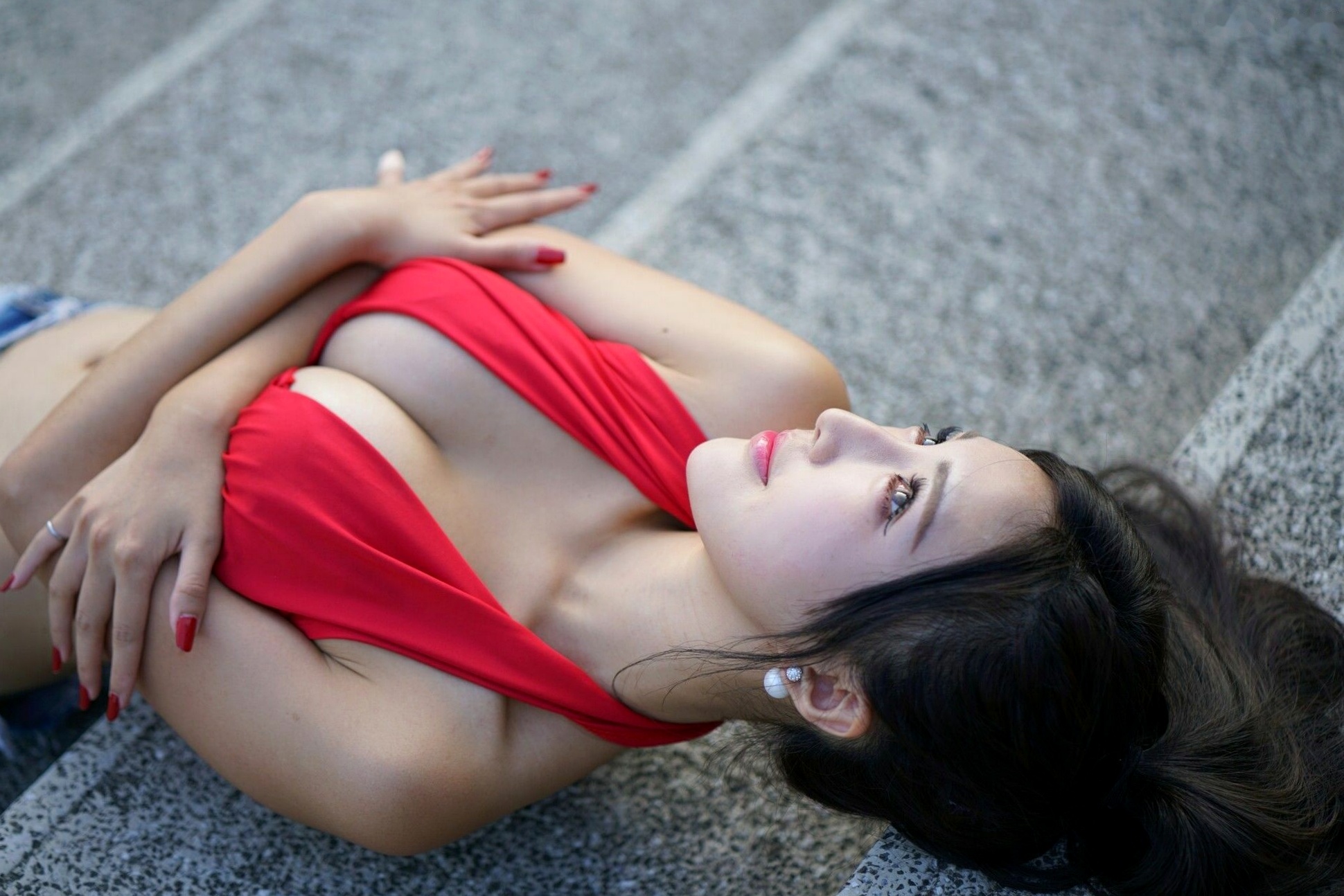 Gallery - 台湾正妹赵芸Syuan《台中美术馆》户外街拍写真：红色露脐装配热裤长靴，尽显火辣性感好身材台湾街拍性感美腿诱惑 女神私房照_秀色女神 - image 69